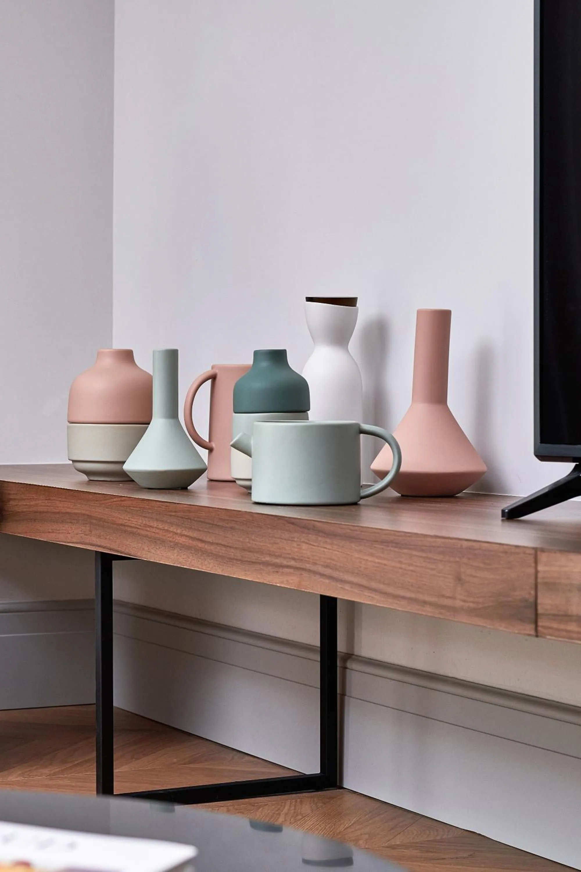 Photo of the whole room in Room Mate Collection Helen Berger