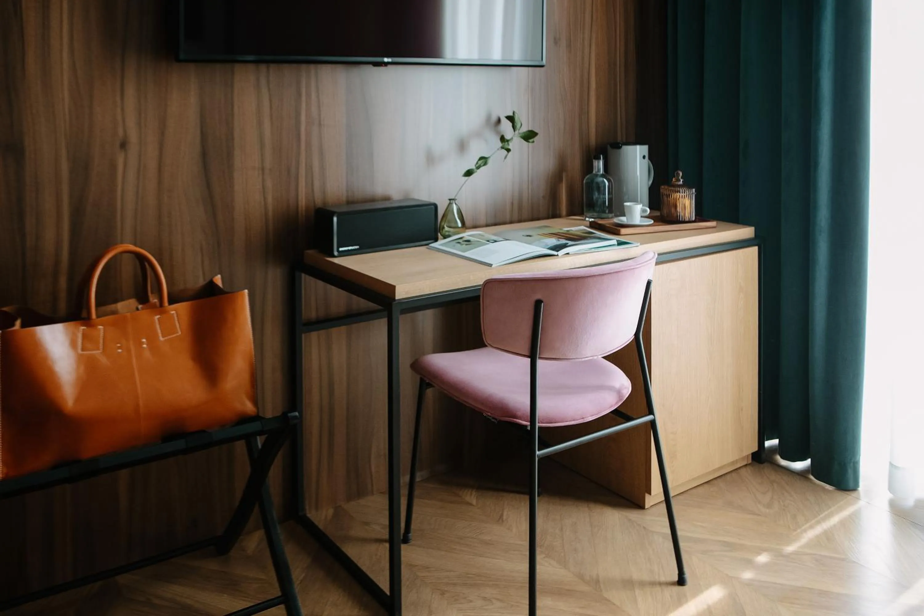 Bedroom in Room Mate Collection Helen Berger