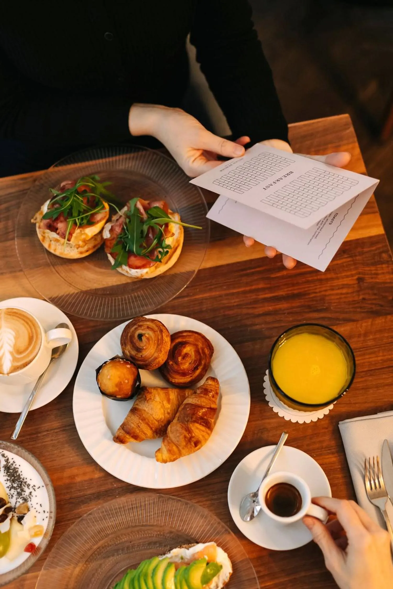 Breakfast in Room Mate Collection Helen Berger