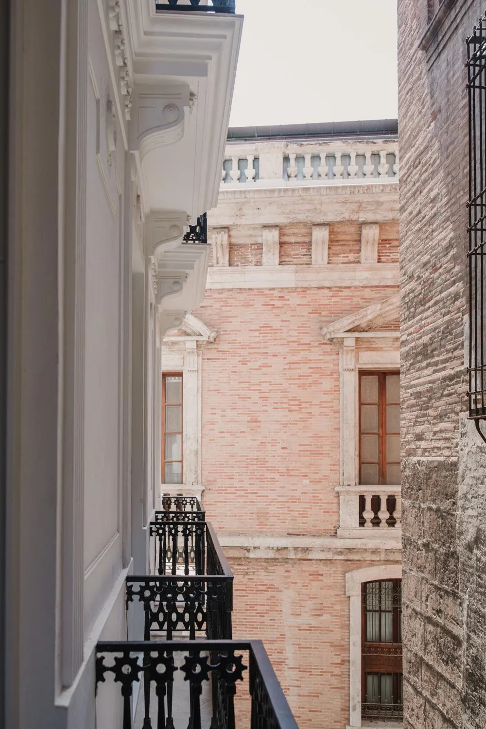 Balcony/Terrace in Room Mate Collection Helen Berger
