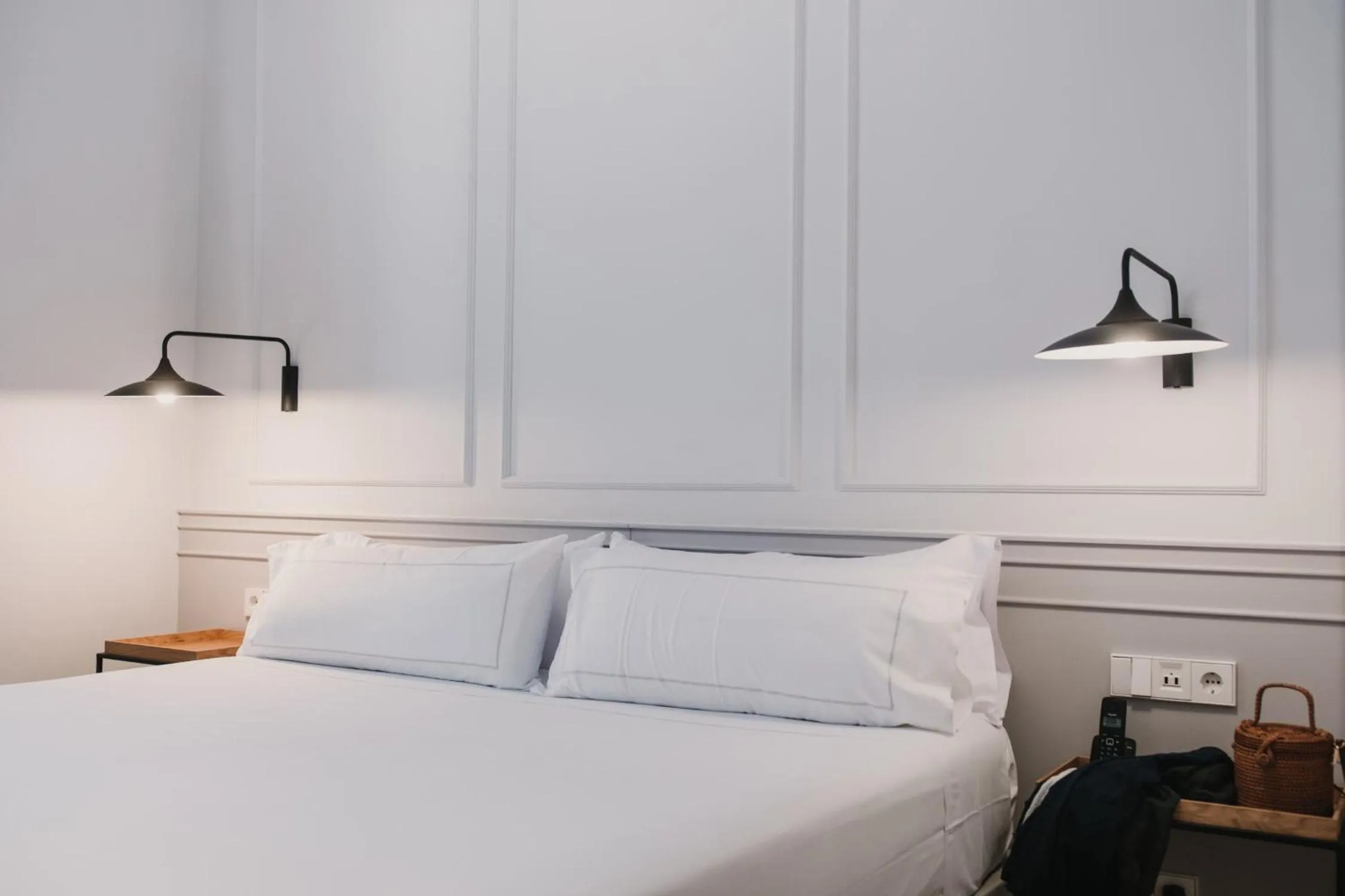 Photo of the whole room, Bed in Room Mate Collection Helen Berger