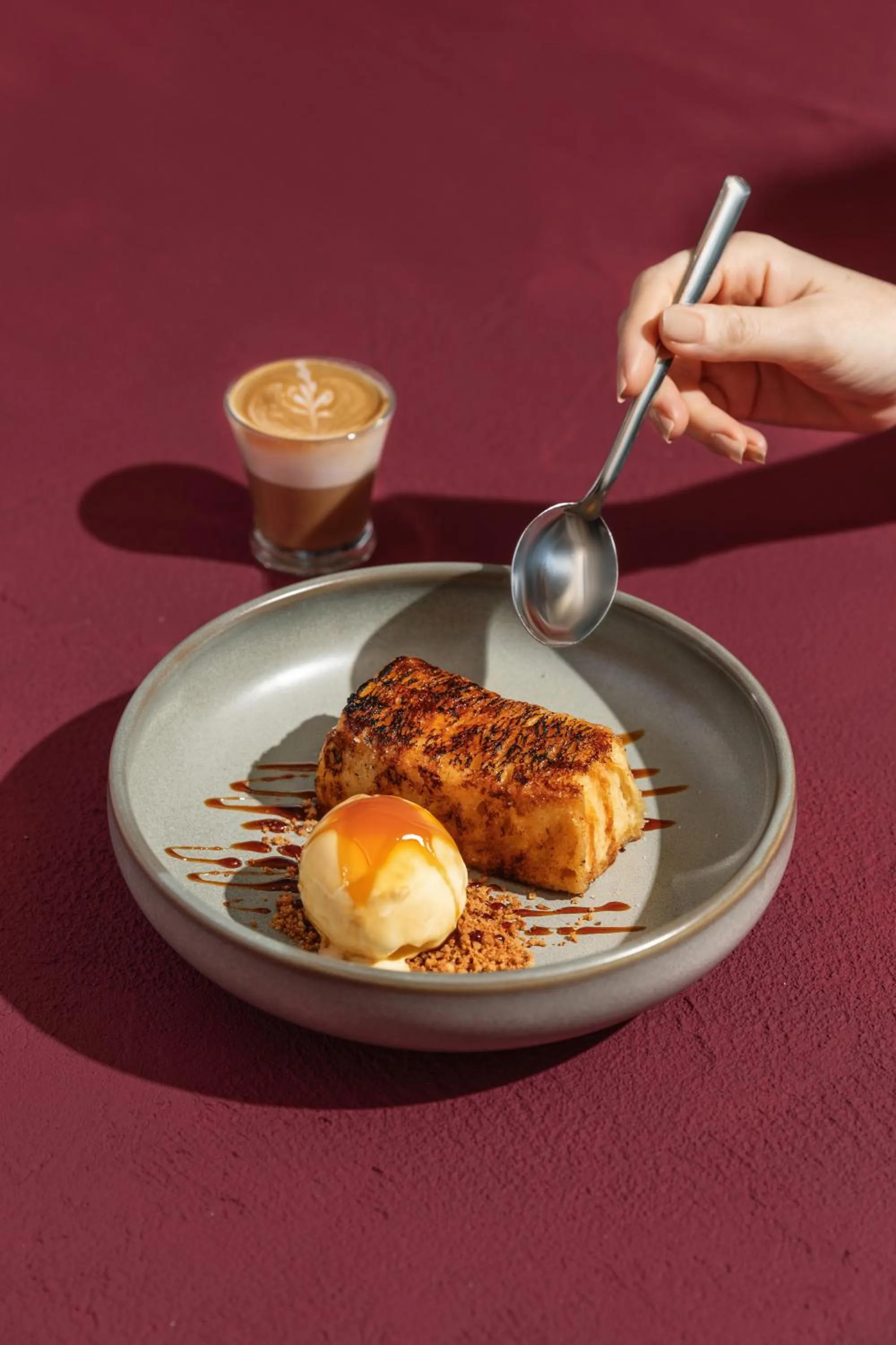 Restaurant/places to eat in Room Mate Collection Helen Berger