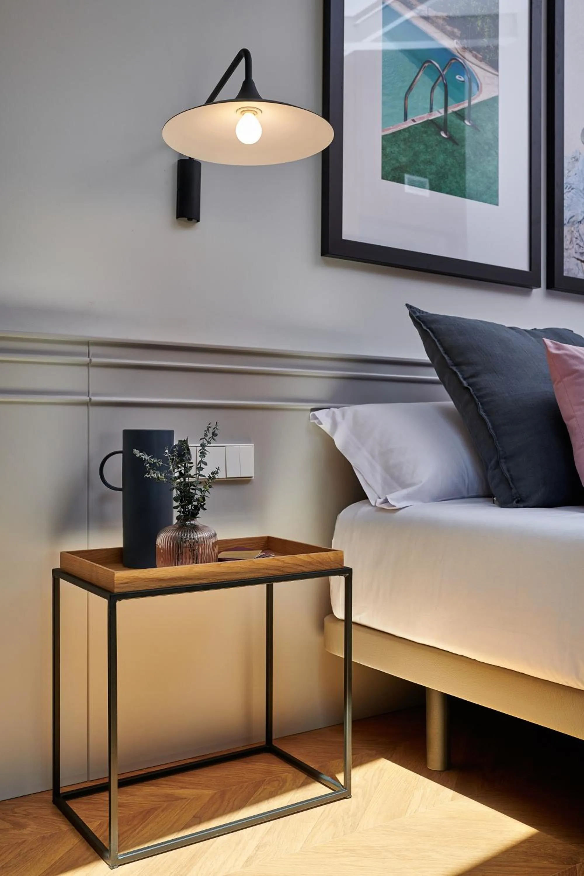 Photo of the whole room, Bed in Room Mate Collection Helen Berger