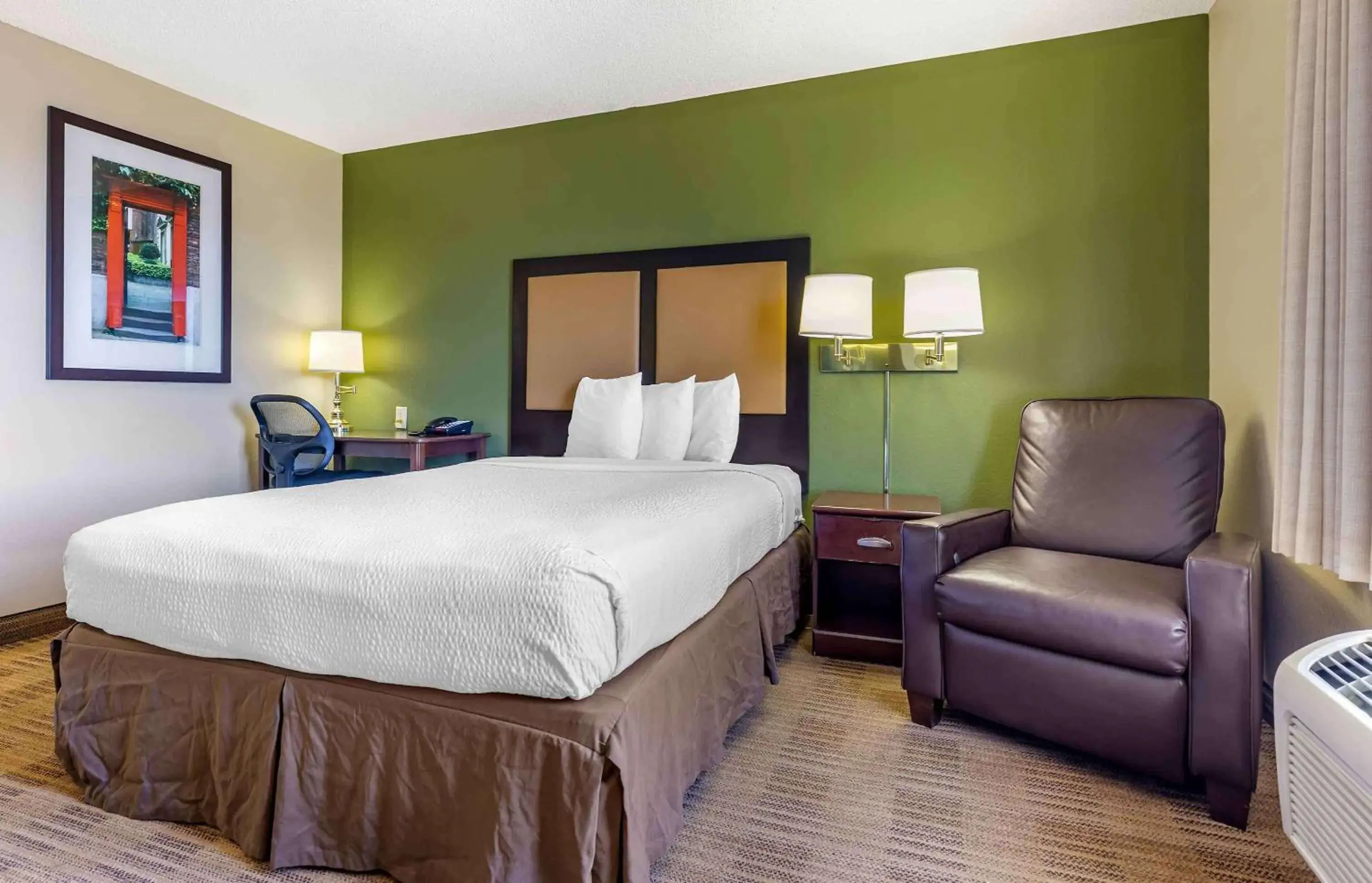 Queen studio with 1 Queen Bed - Disability Access/Non-Smoking in Extended Stay America Suites - Austin - Northwest Arboretum Queen studio with 1 Queen Bed - Disability Access/Non-Smoking in Extended Stay America Suites - Austin - Northwest Arboretum
