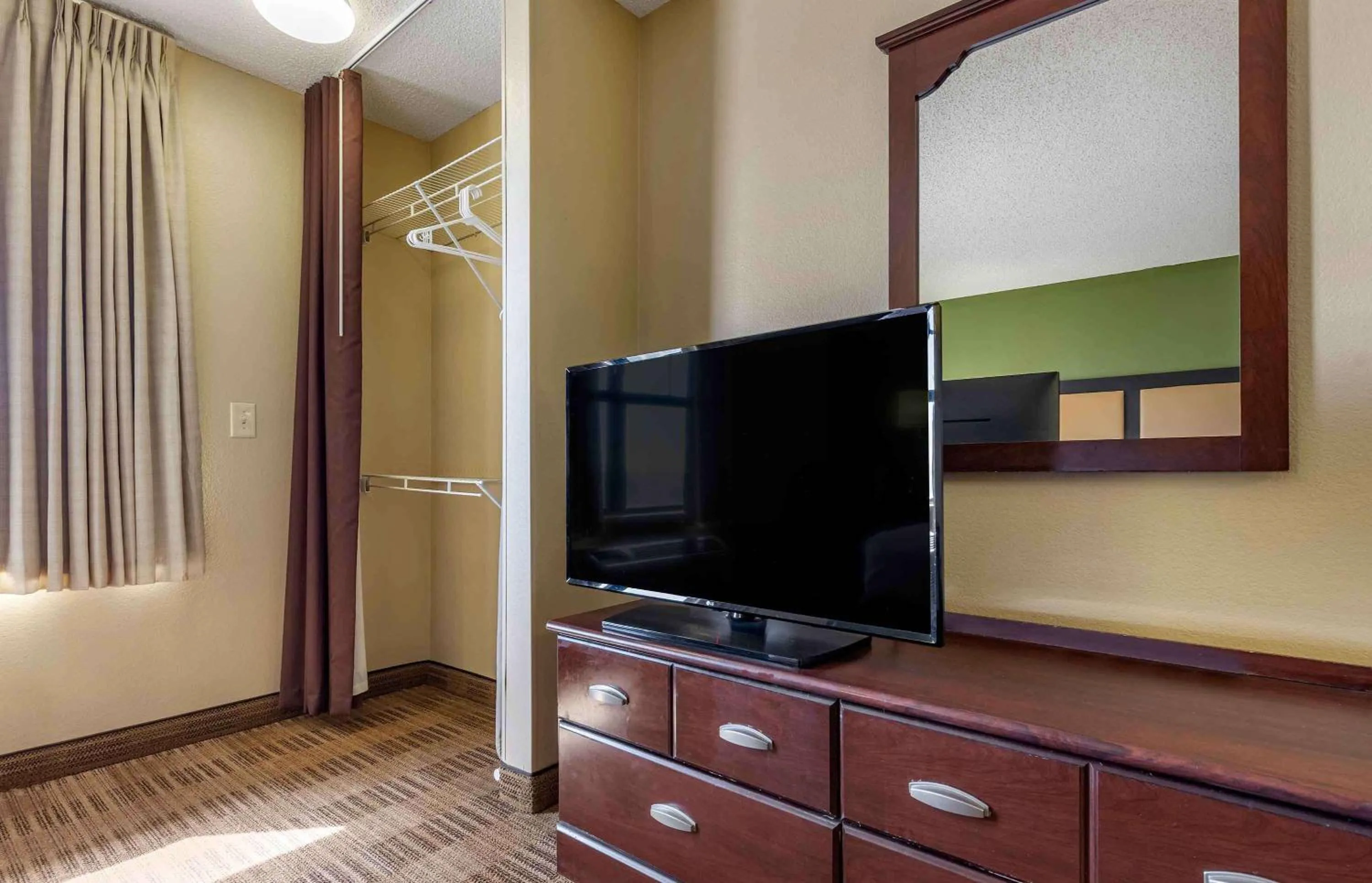 Bedroom in Extended Stay America Suites - Austin - Northwest Arboretum