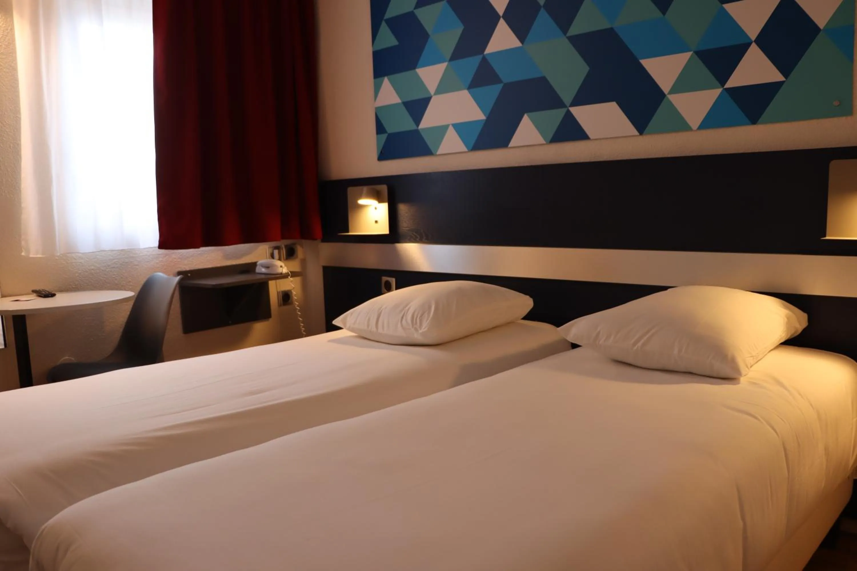 Bedroom, Bed in Comfort Hotel Paris Porte d'Ivry