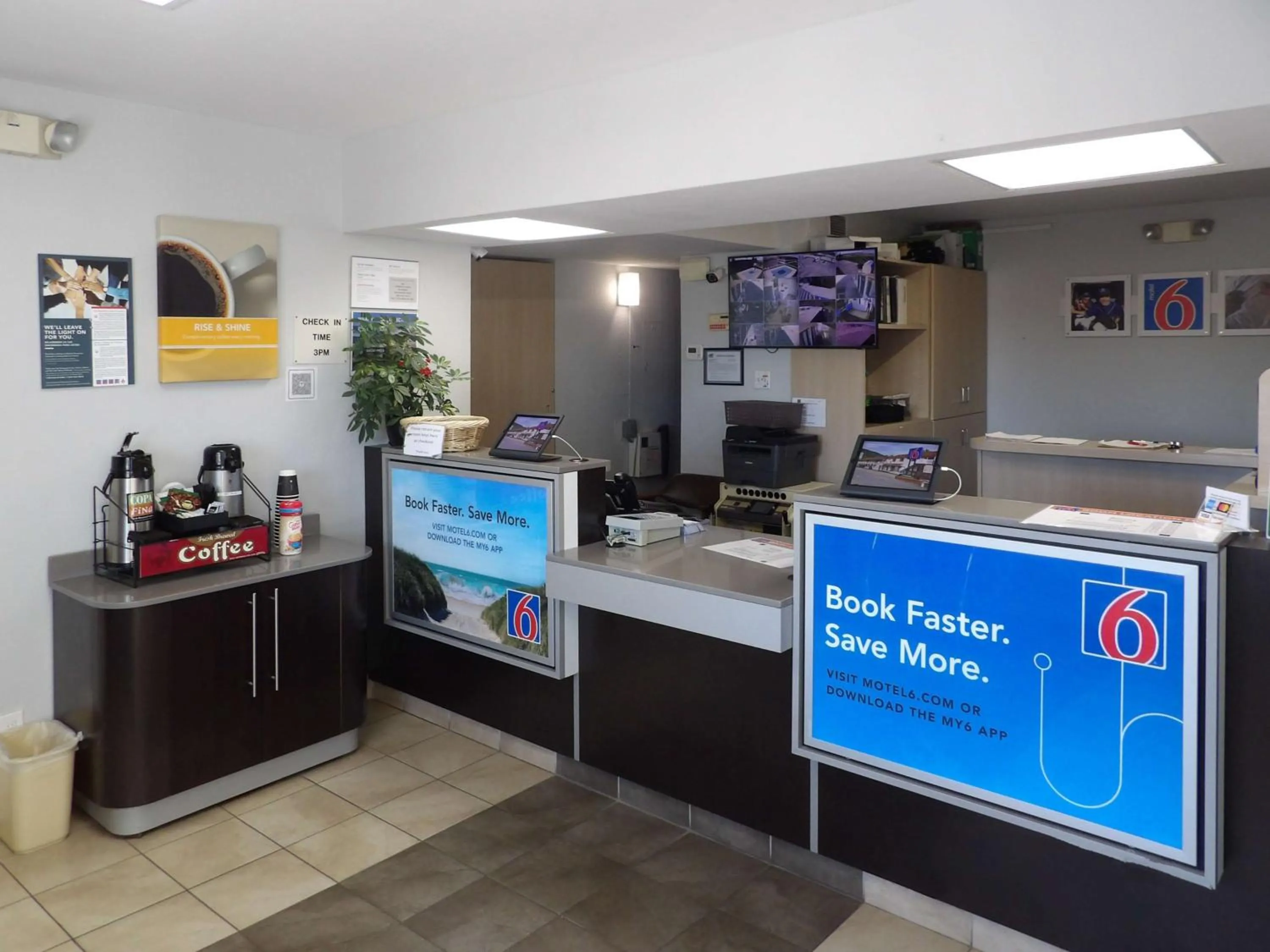 Lobby or reception in Motel 6 Ontario, OR