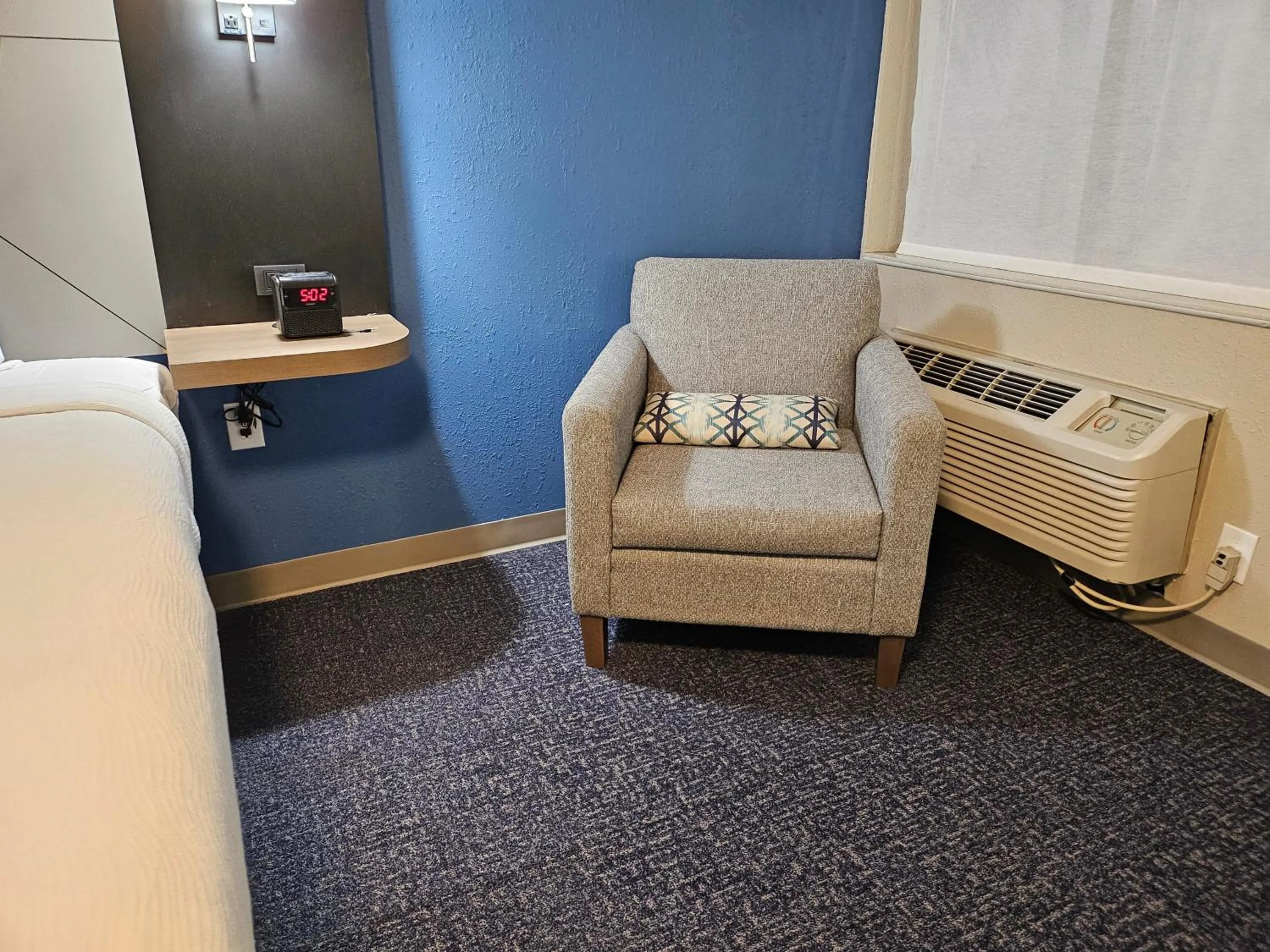 Seating area in Baymont by Wyndham Davenport