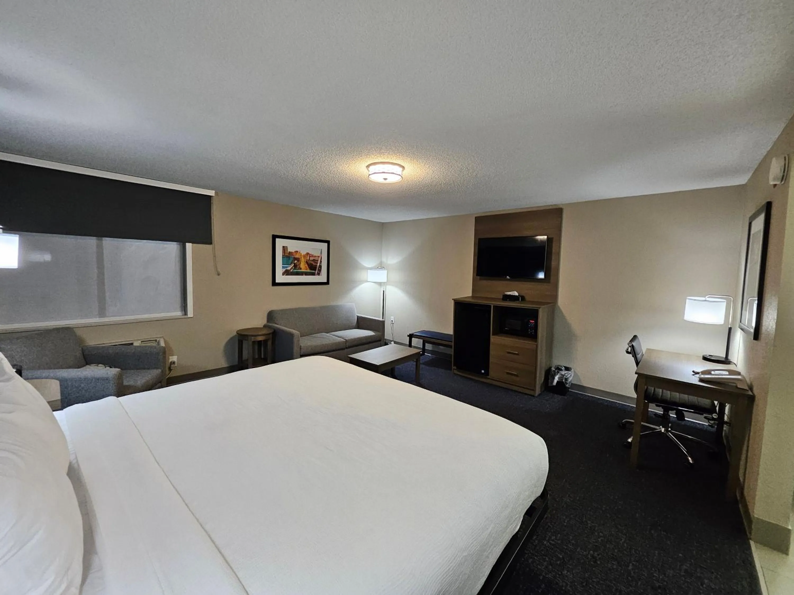 Photo of the whole room, Bed in Baymont by Wyndham Davenport