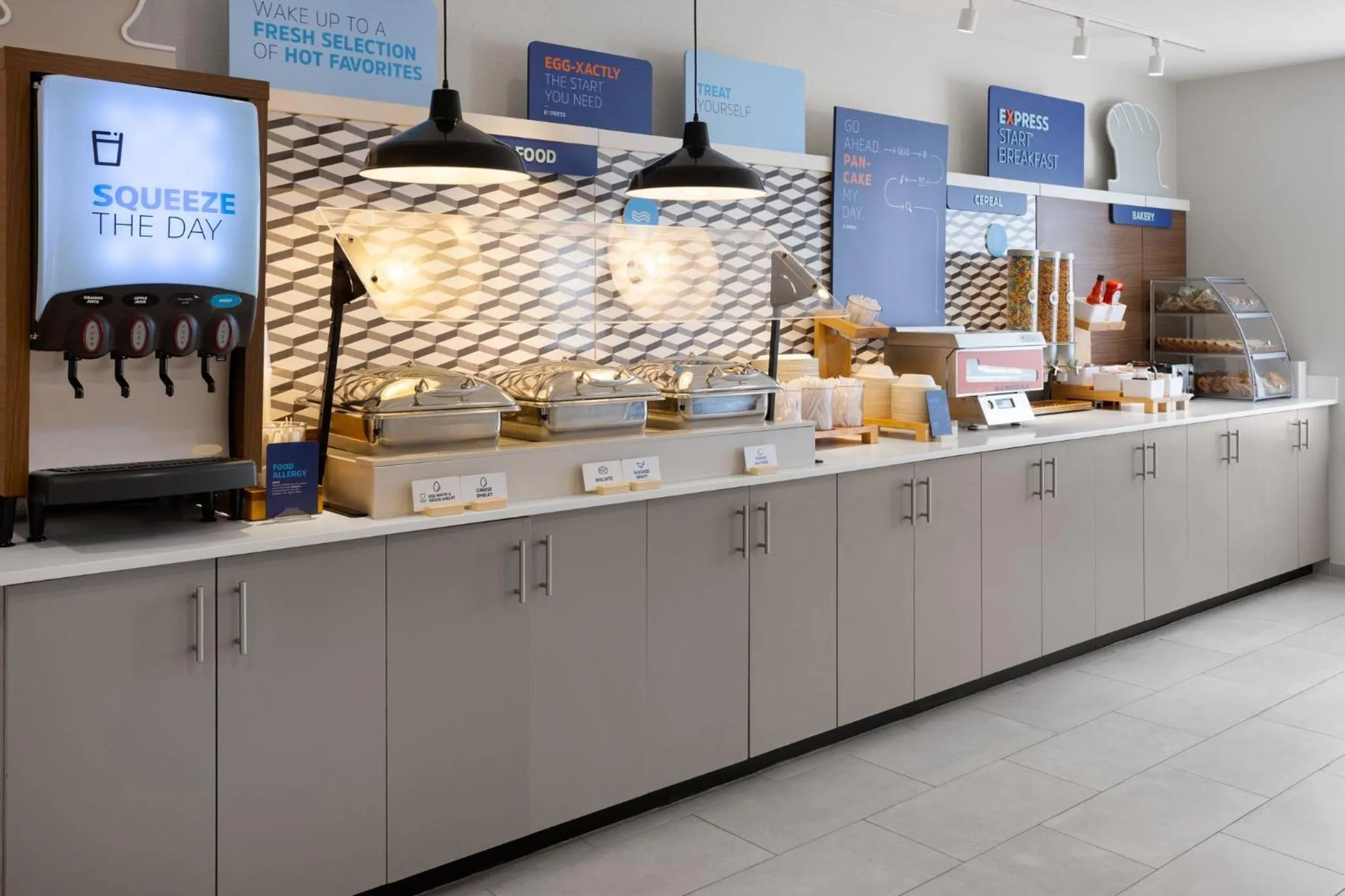 Breakfast in Holiday Inn Express & Suites Wyomissing by IHG