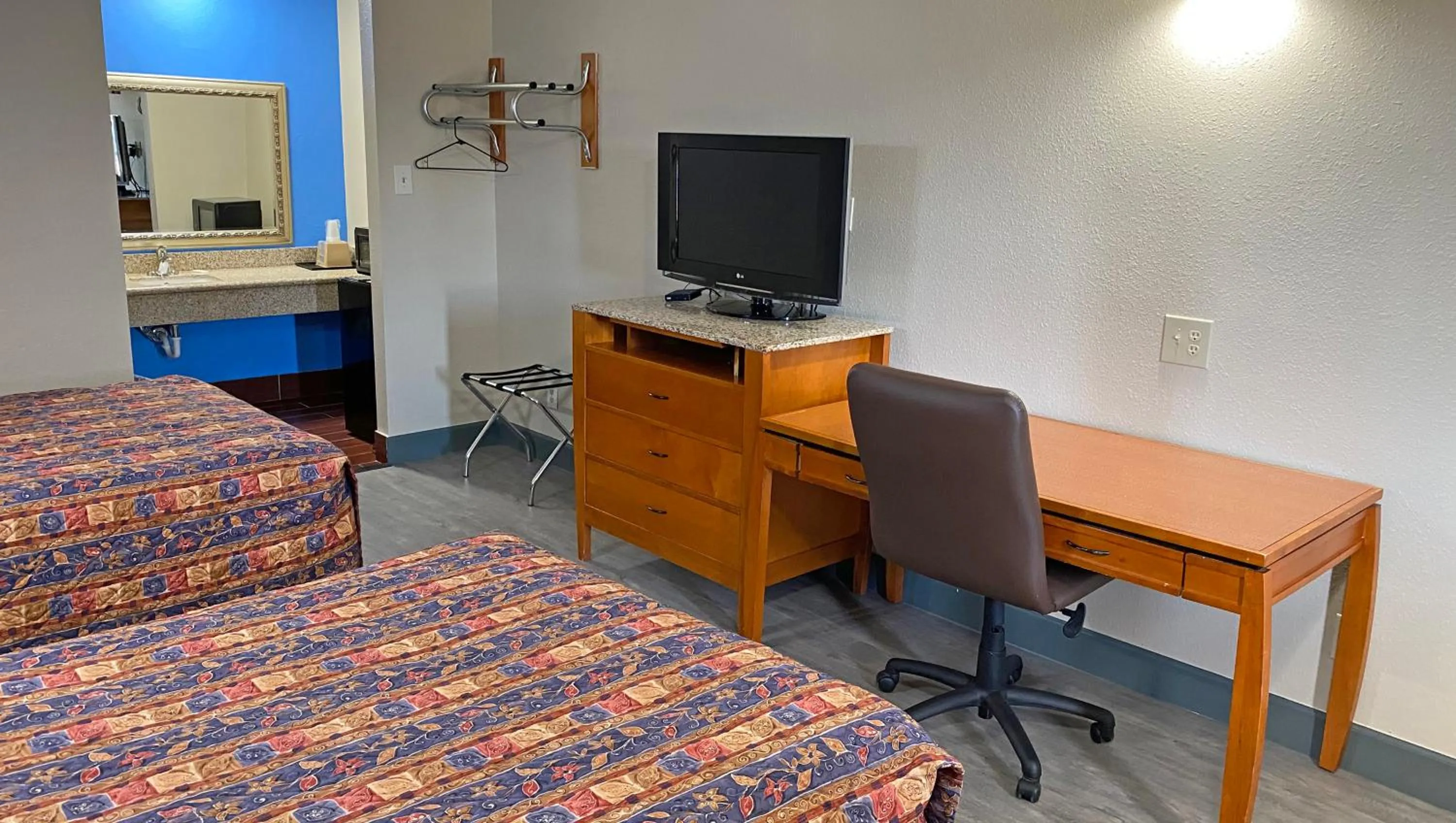 Bedroom, Bed in Express Inn Newport News