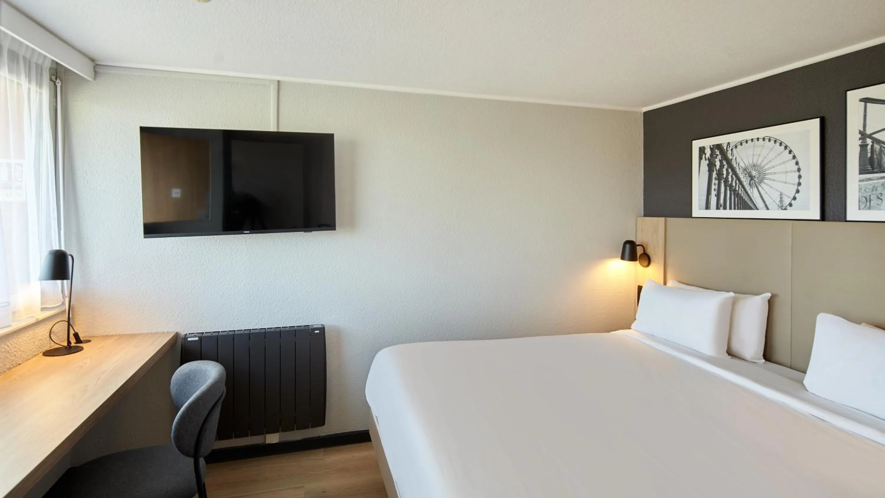 Bedroom, Bed in Campanile NATURE - Cergy Pontoise