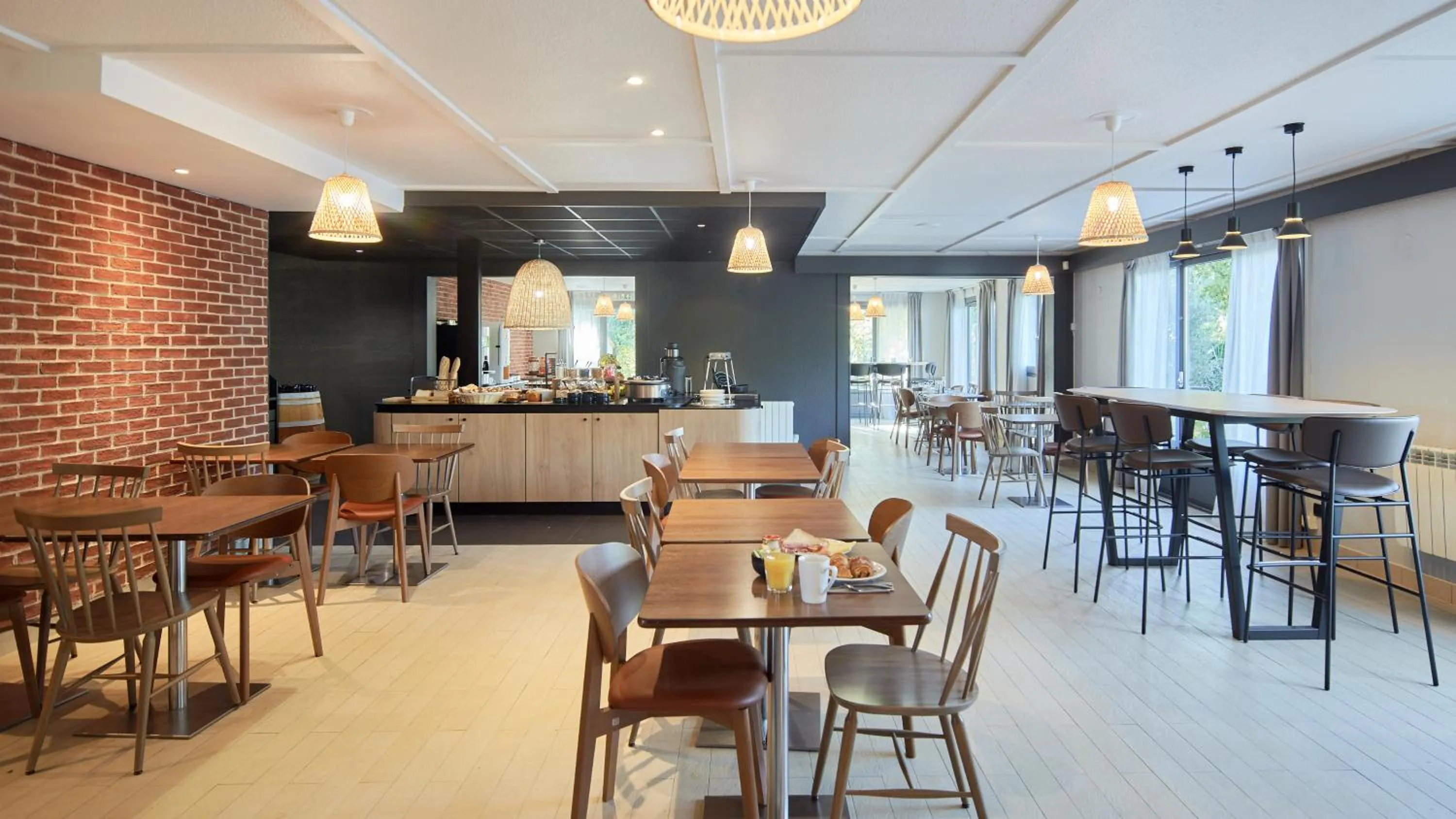 Restaurant/places to eat in Campanile NATURE - Cergy Pontoise