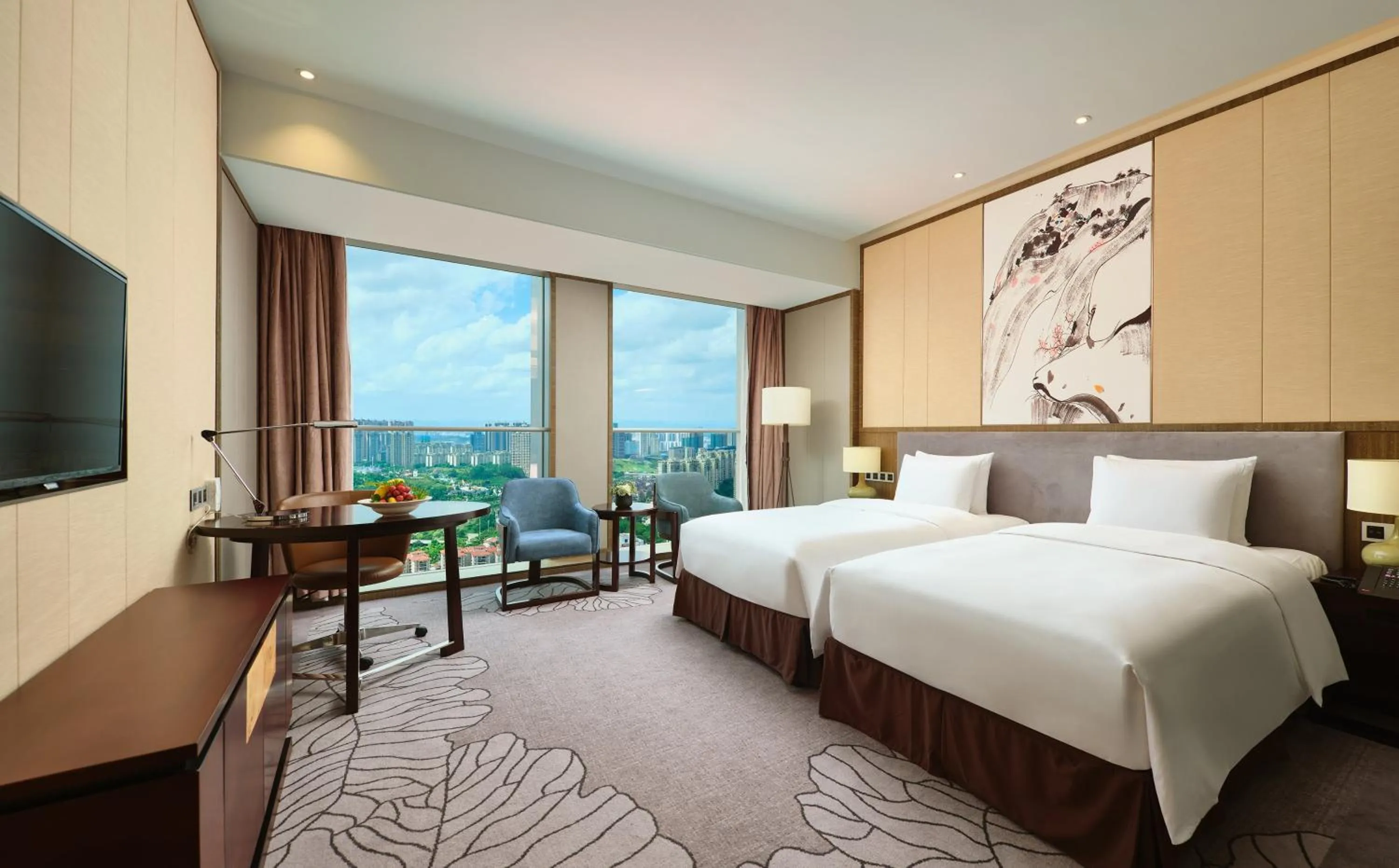 Photo of the whole room, Bed in Crowne Plaza Nanning City Center by IHG