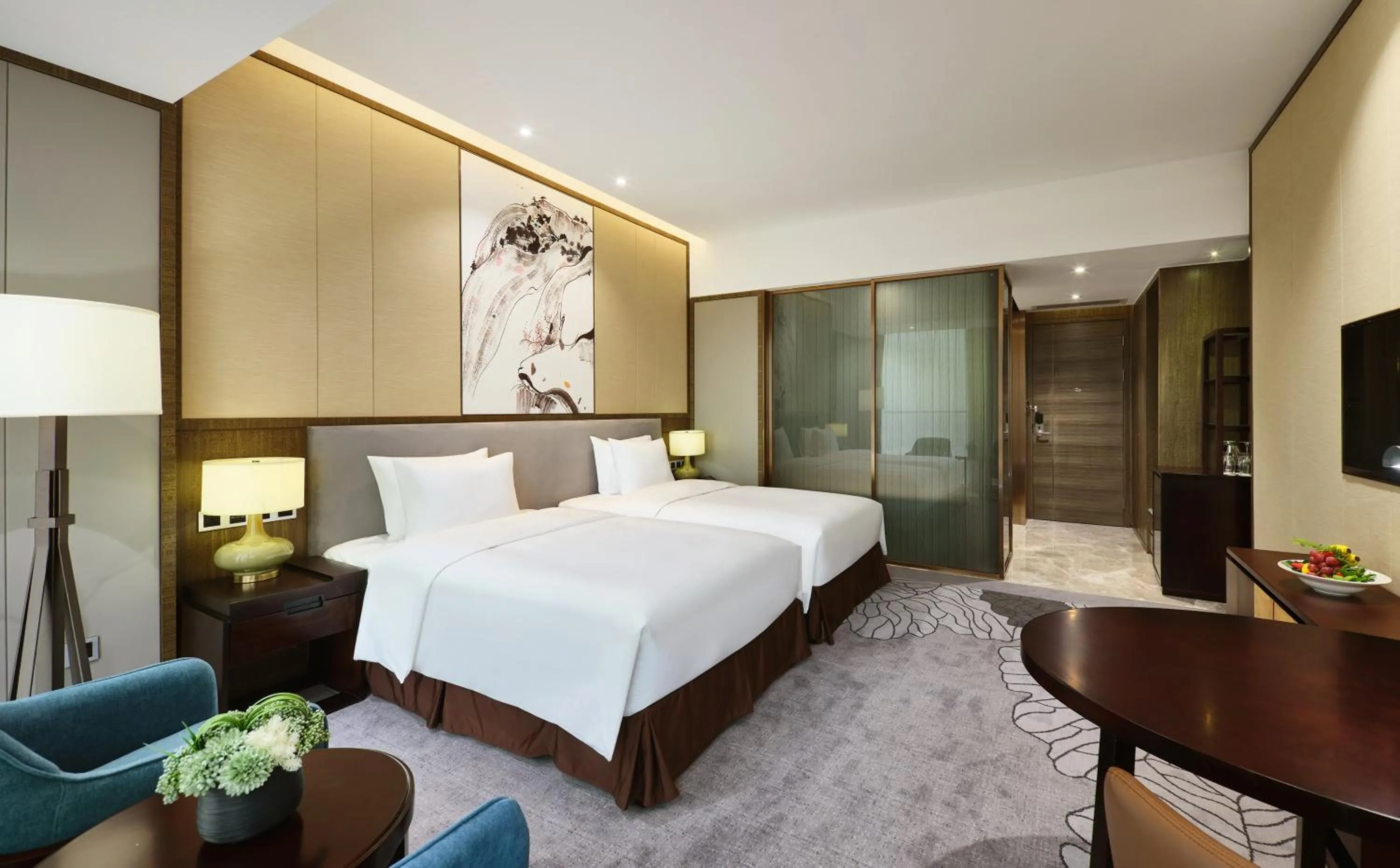 Photo of the whole room, Bed in Crowne Plaza Nanning City Center by IHG
