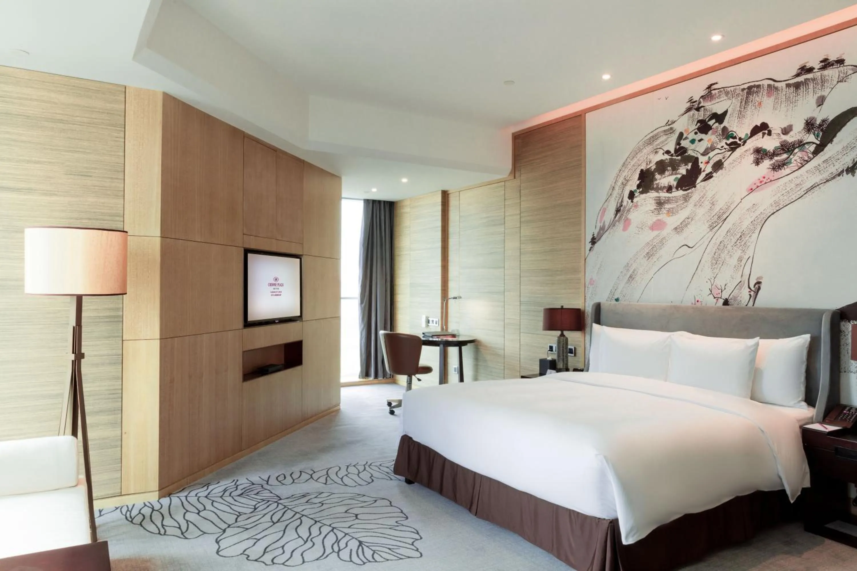 Photo of the whole room, Bed in Crowne Plaza Nanning City Center by IHG