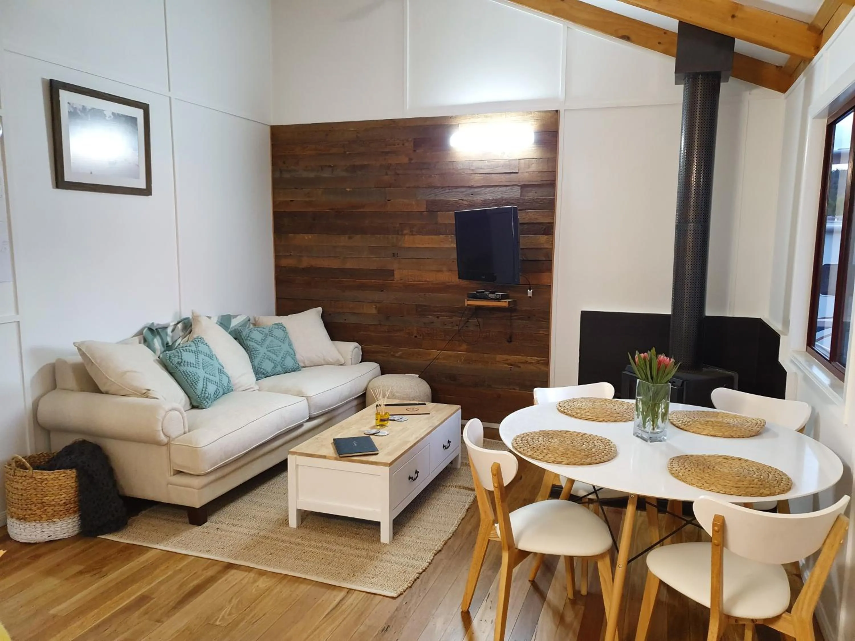 Living room in R & R On The Ravine