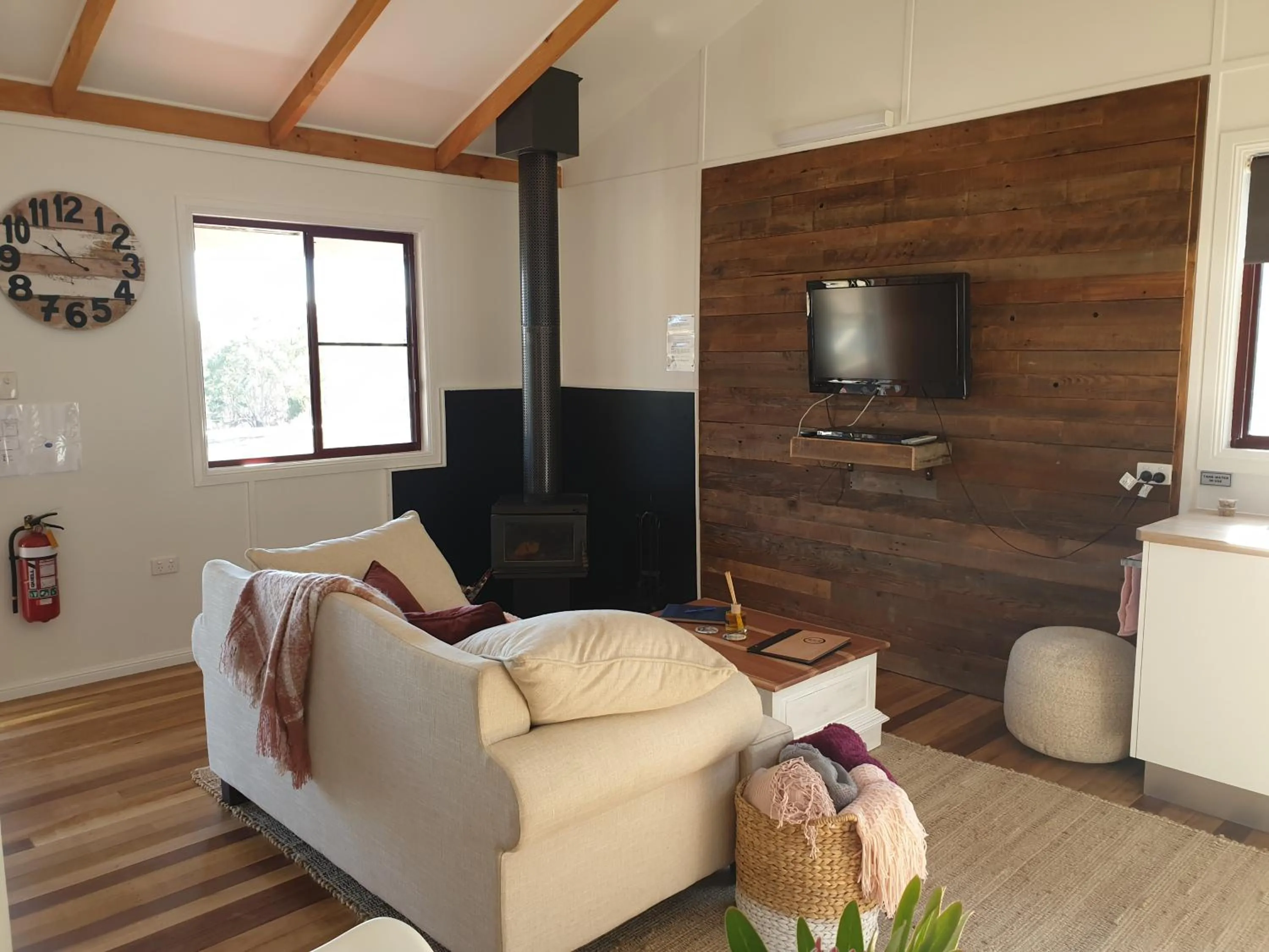 Living room in R & R On The Ravine