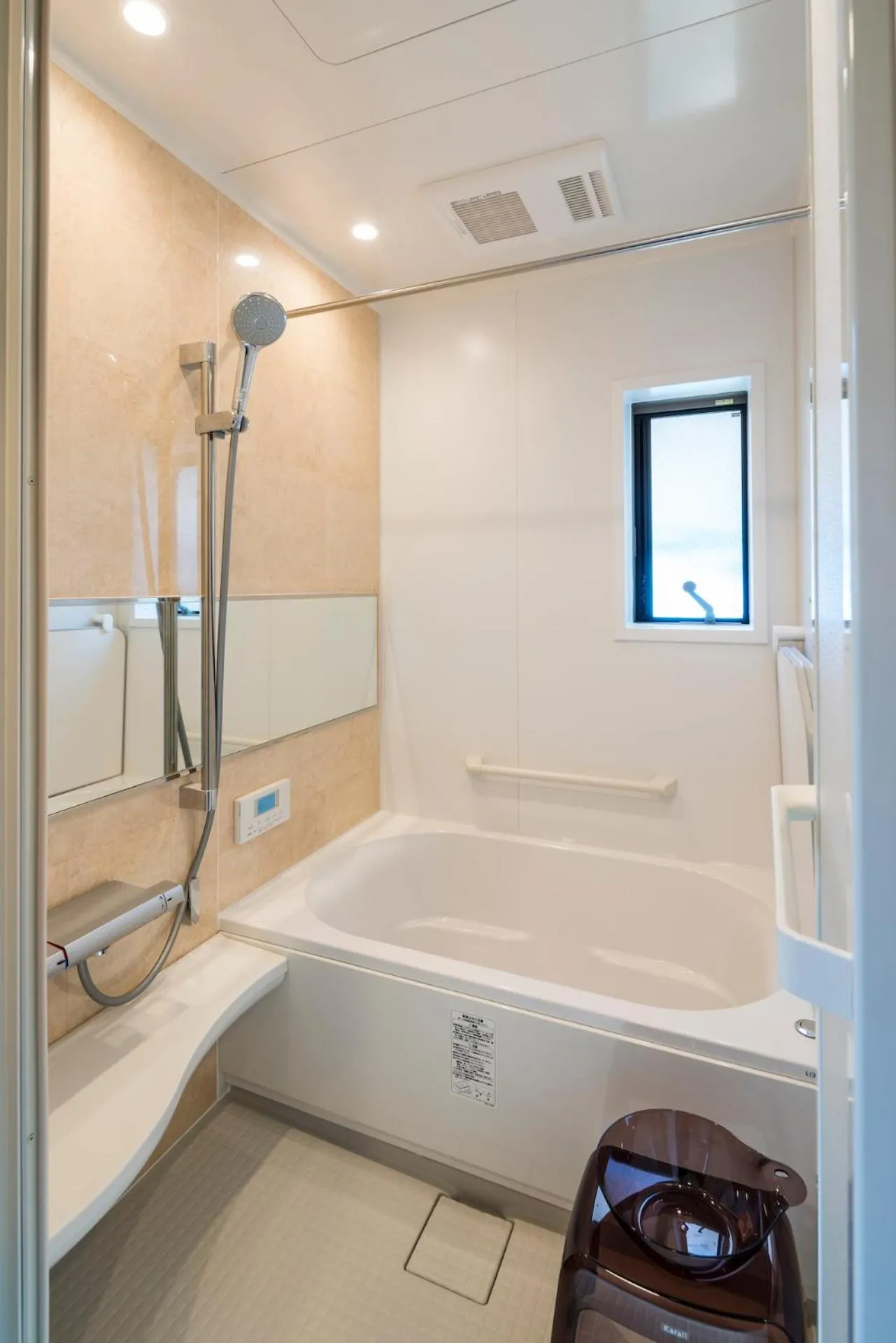 Shower in KAMAKURA DEL COSTA