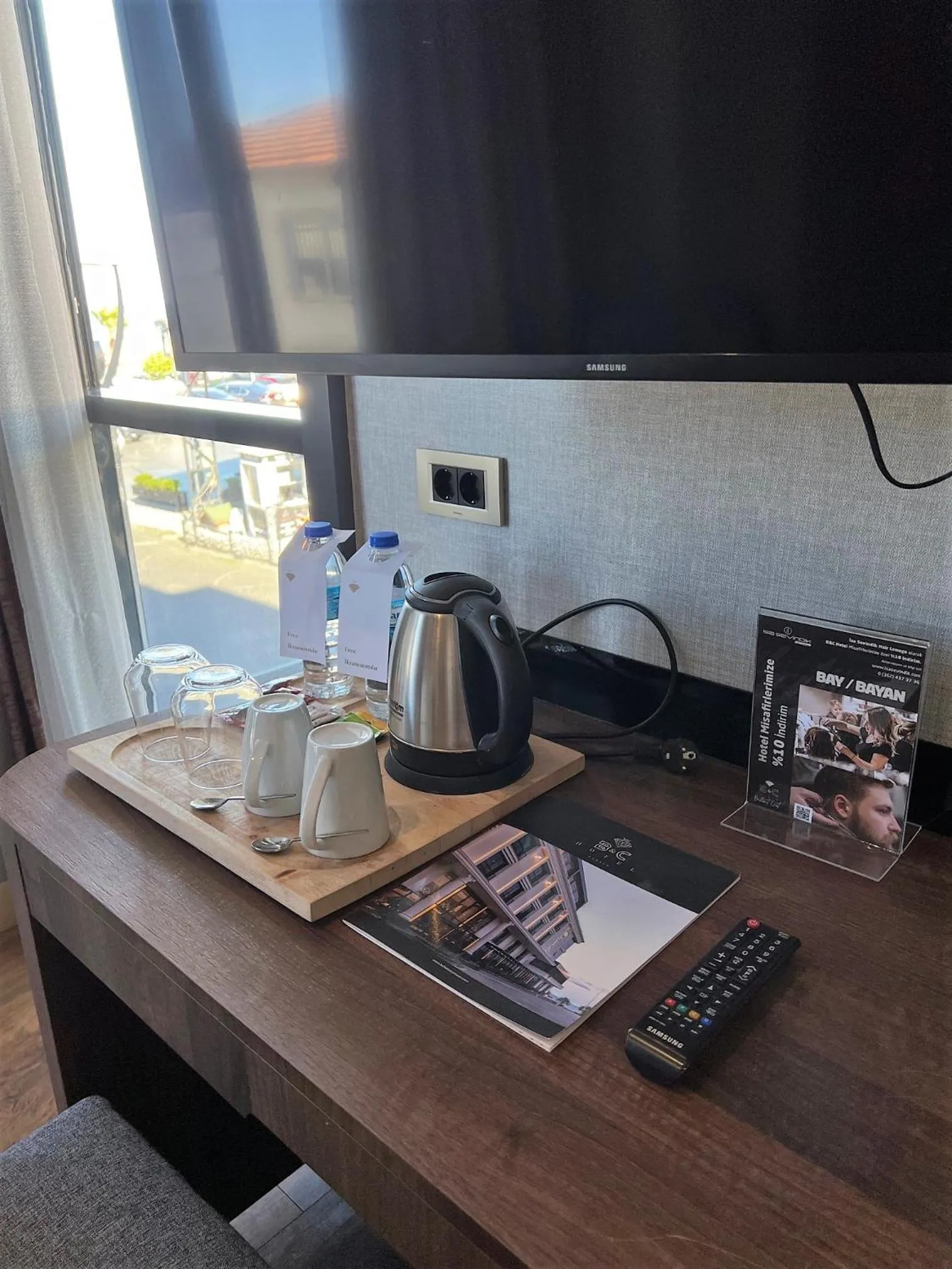 Coffee/tea facilities in B&C HOTEL