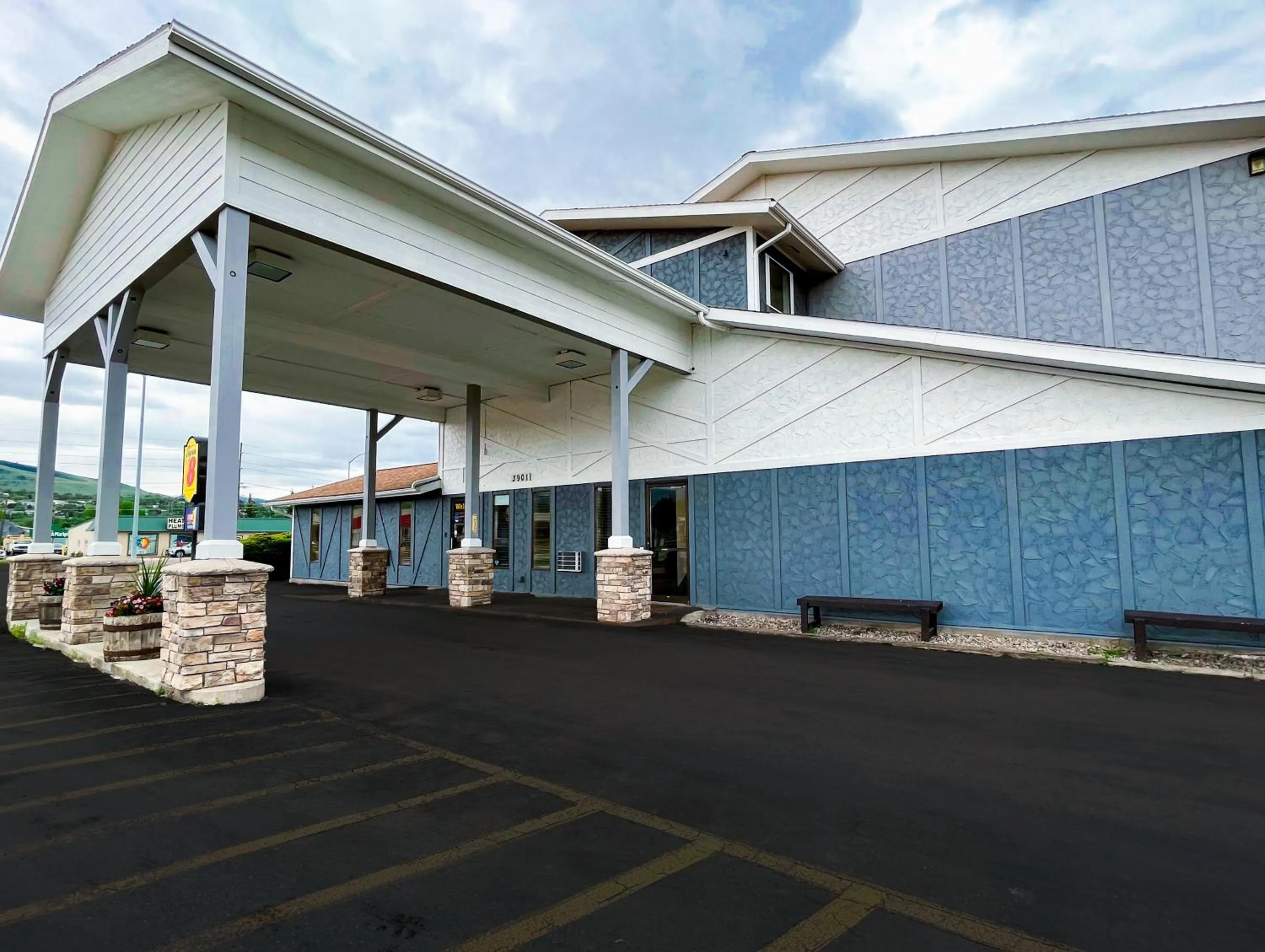 Property building in Super 8 by Wyndham Missoula/Brooks Street