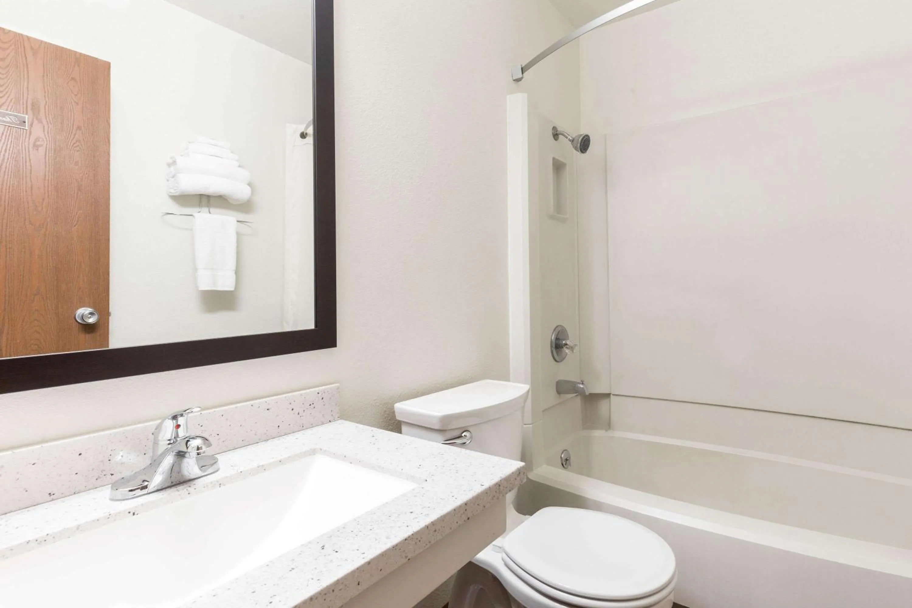 TV and multimedia in Super 8 by Wyndham Missoula/Brooks Street