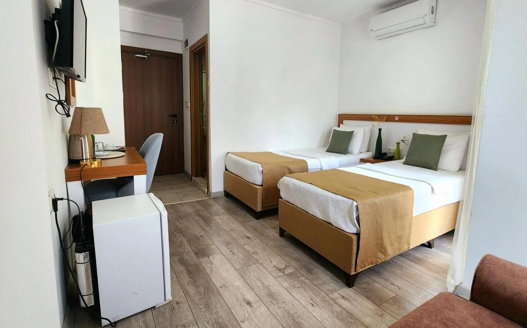 Photo of the whole room, Bed in Karden Otel