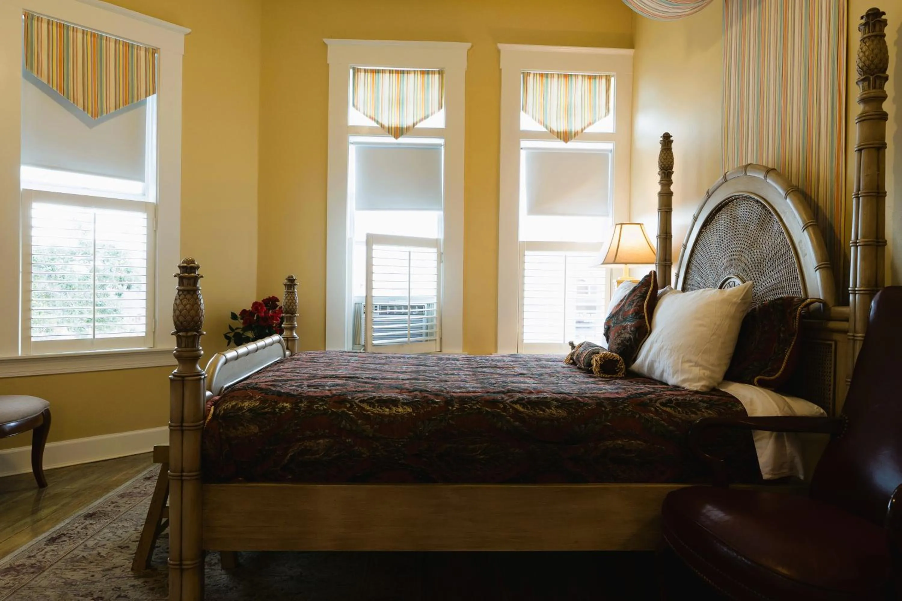 Bedroom, Bed in Oak Tree Hotel