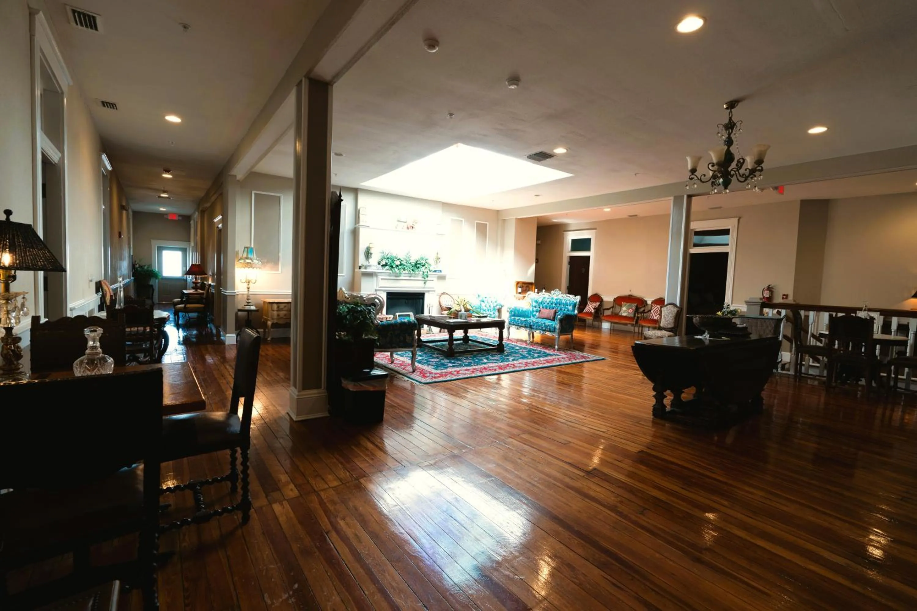 Seating area in Oak Tree Hotel