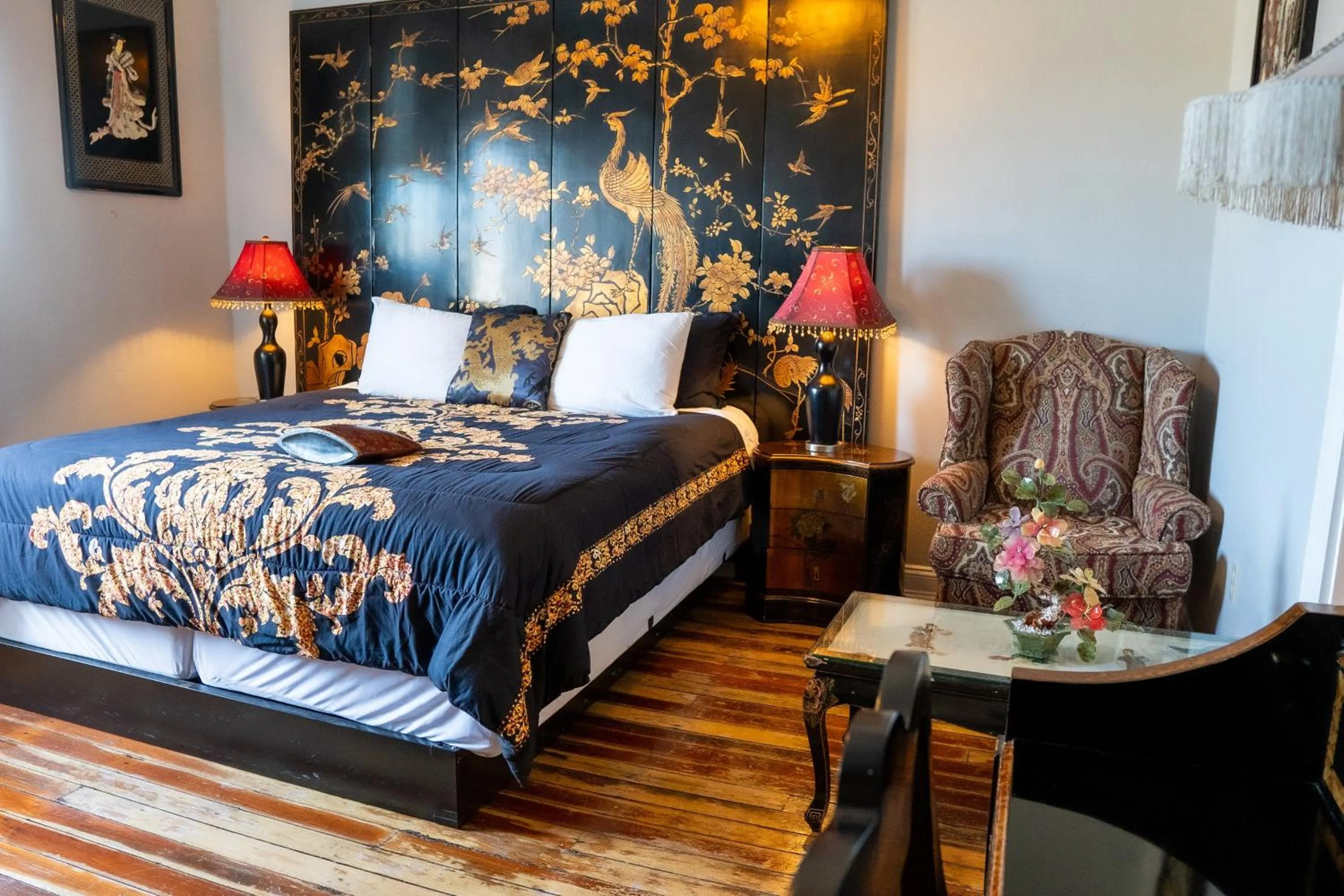 Bed in Oak Tree Hotel