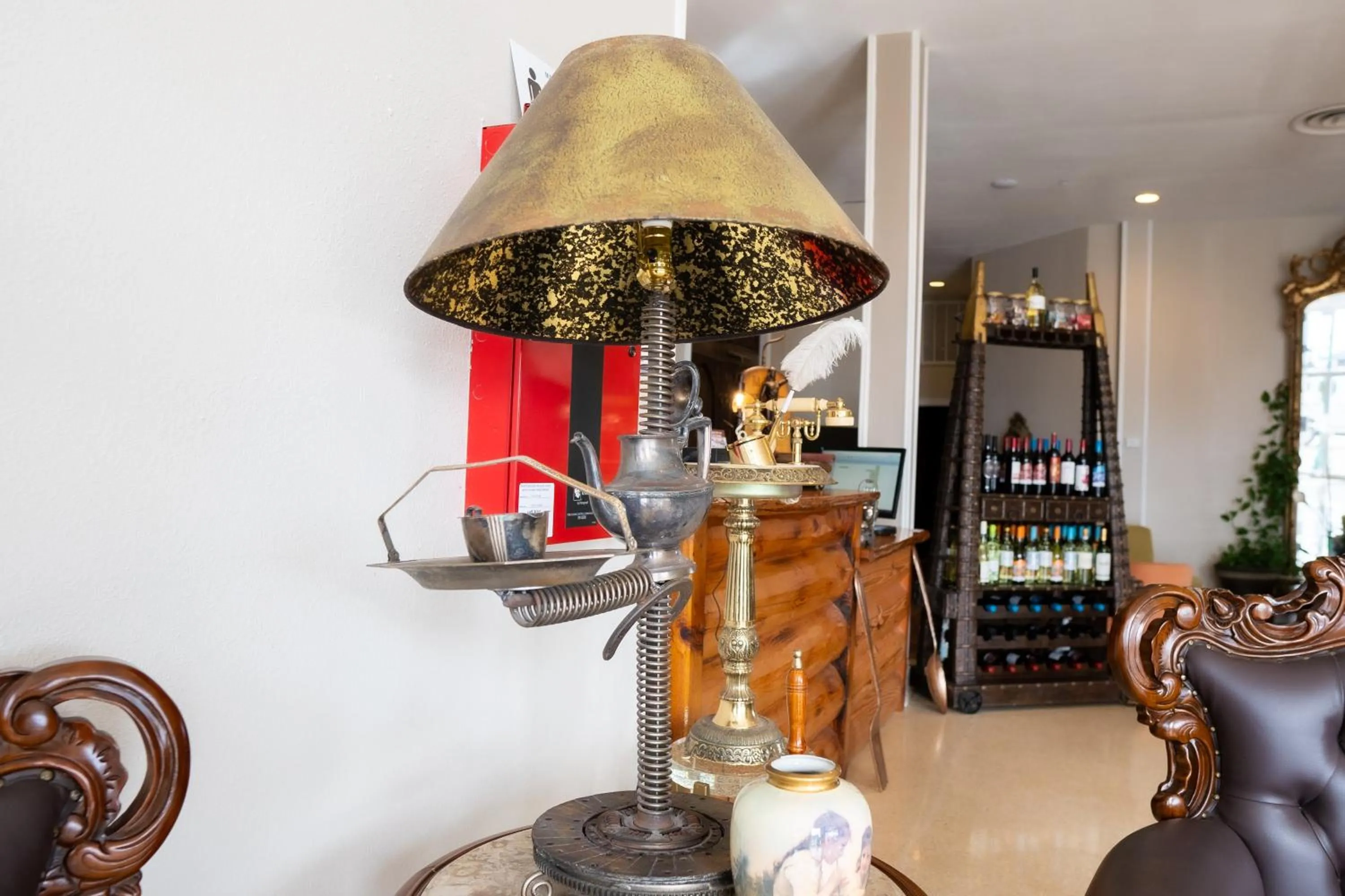 hair dresser in Oak Tree Hotel