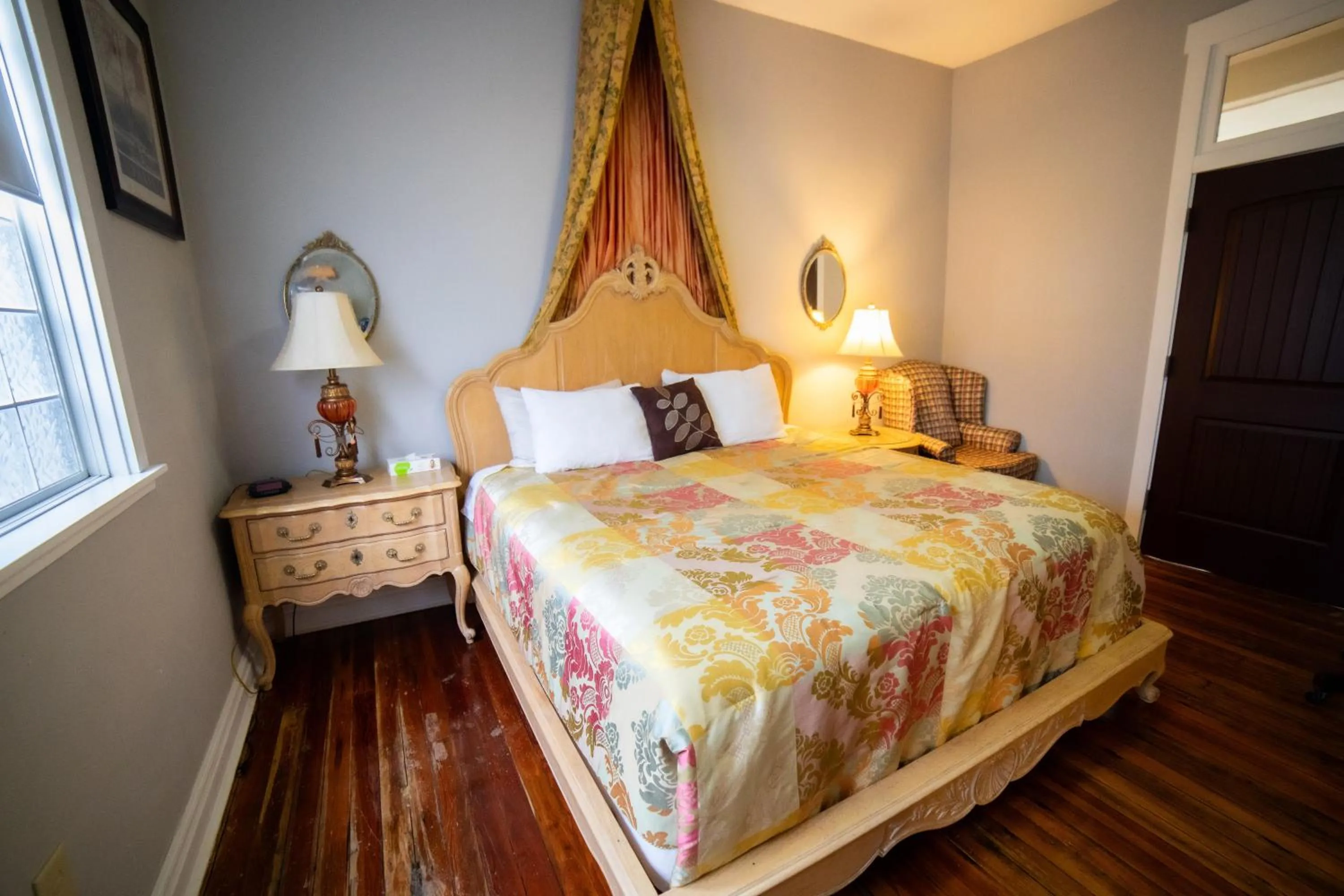 Bed in Oak Tree Hotel