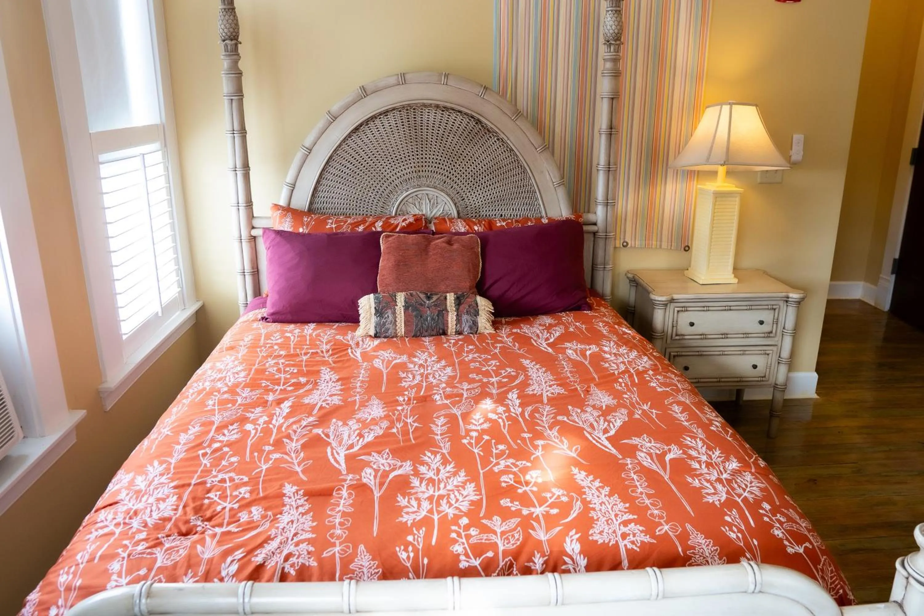 Bed in Oak Tree Hotel