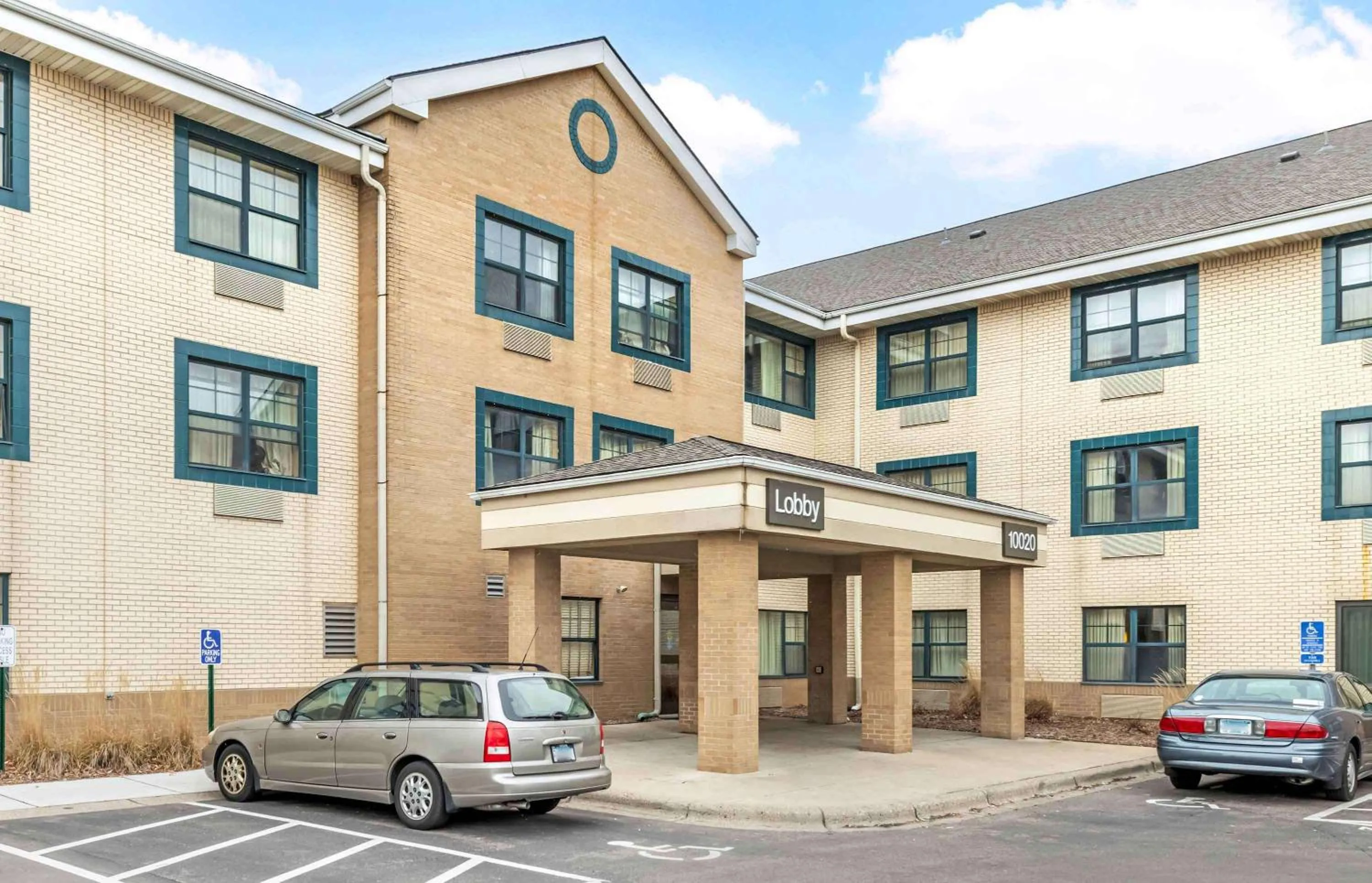 Property building in Extended Stay America Suites - Minneapolis - Woodbury