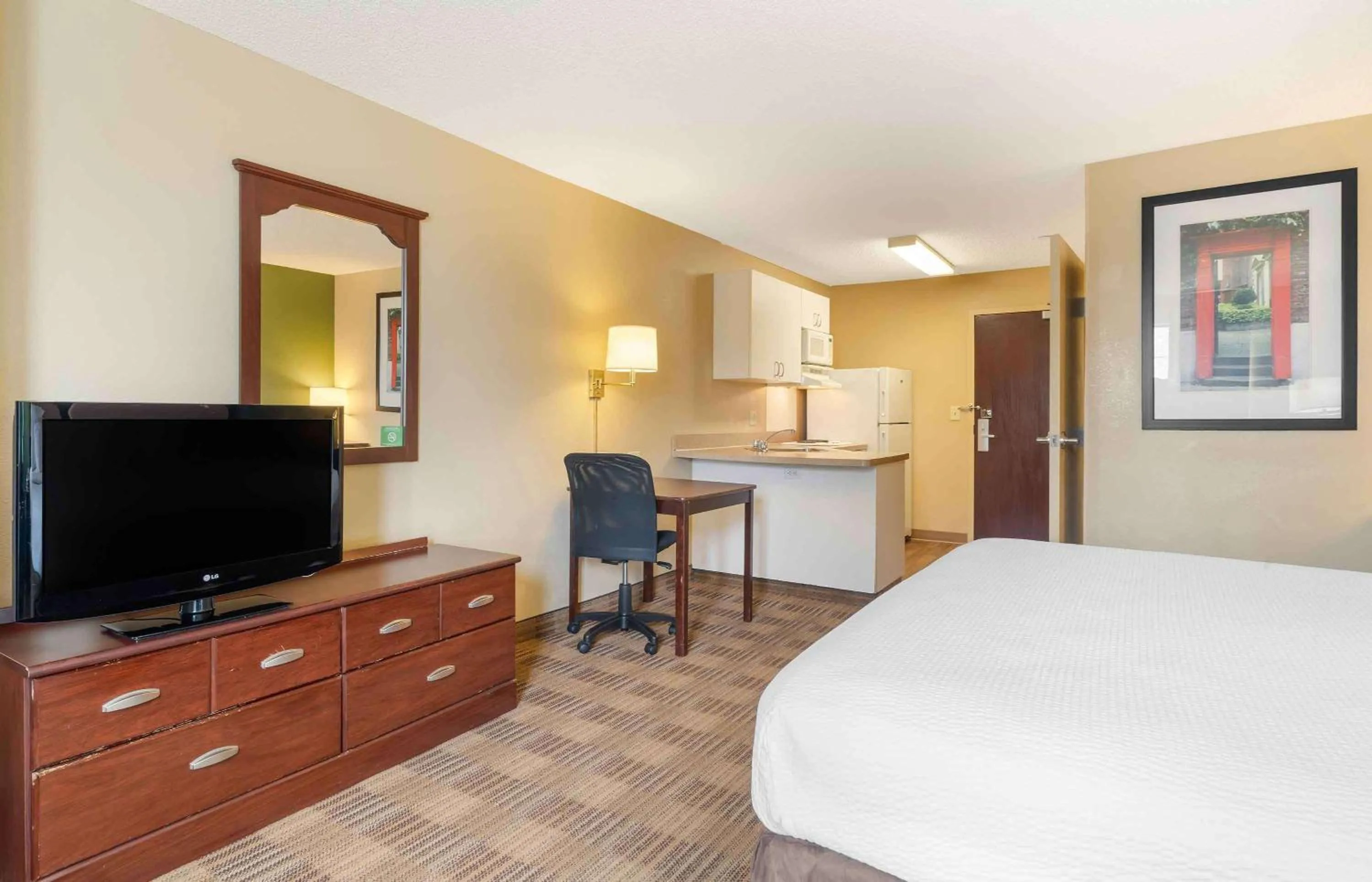 Bedroom, Bed in Extended Stay America Suites - Fairfield - Napa Valley