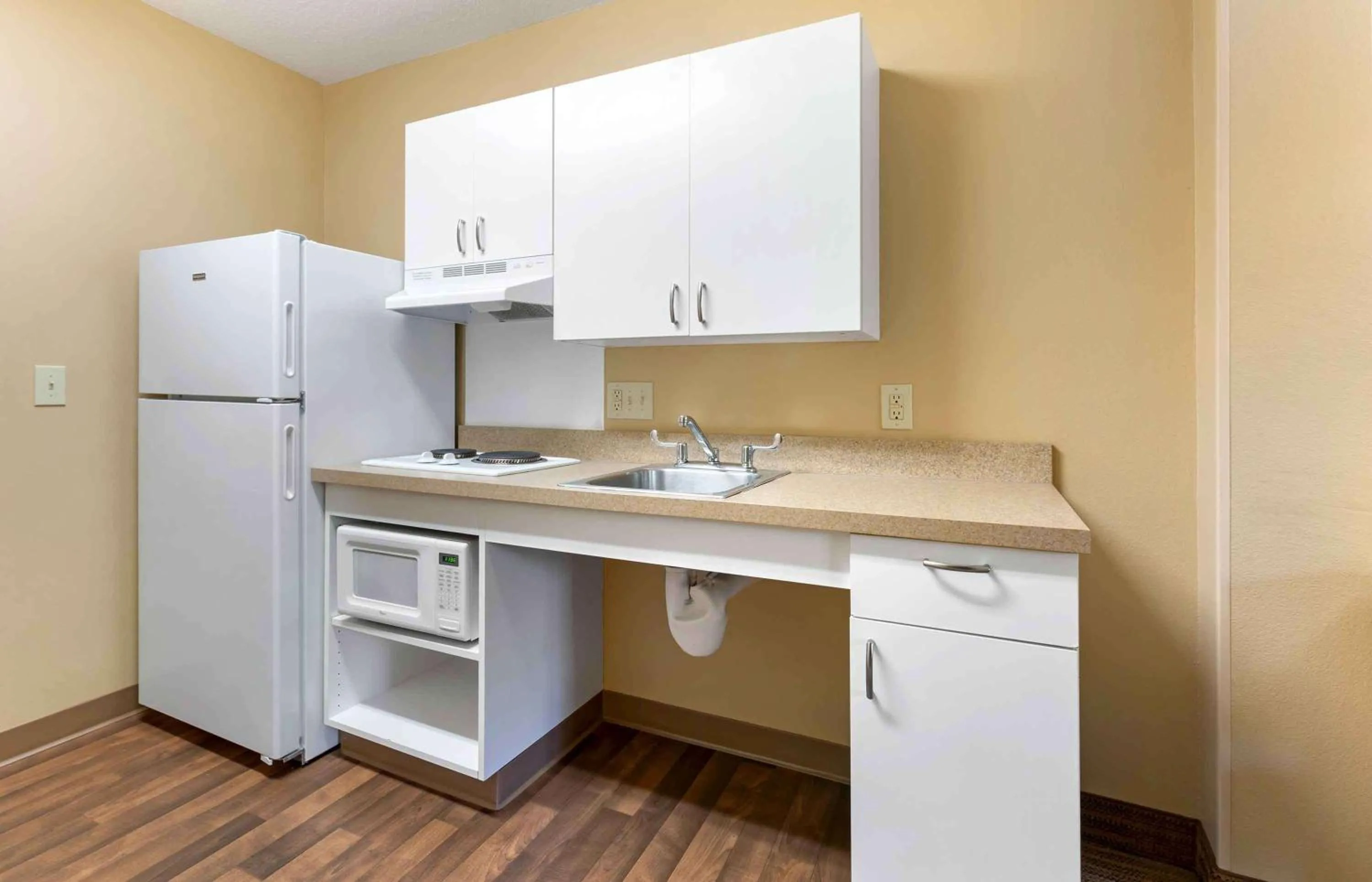 Kitchen or kitchenette in Extended Stay America Suites - Washington, DC - Herndon - Dulles
