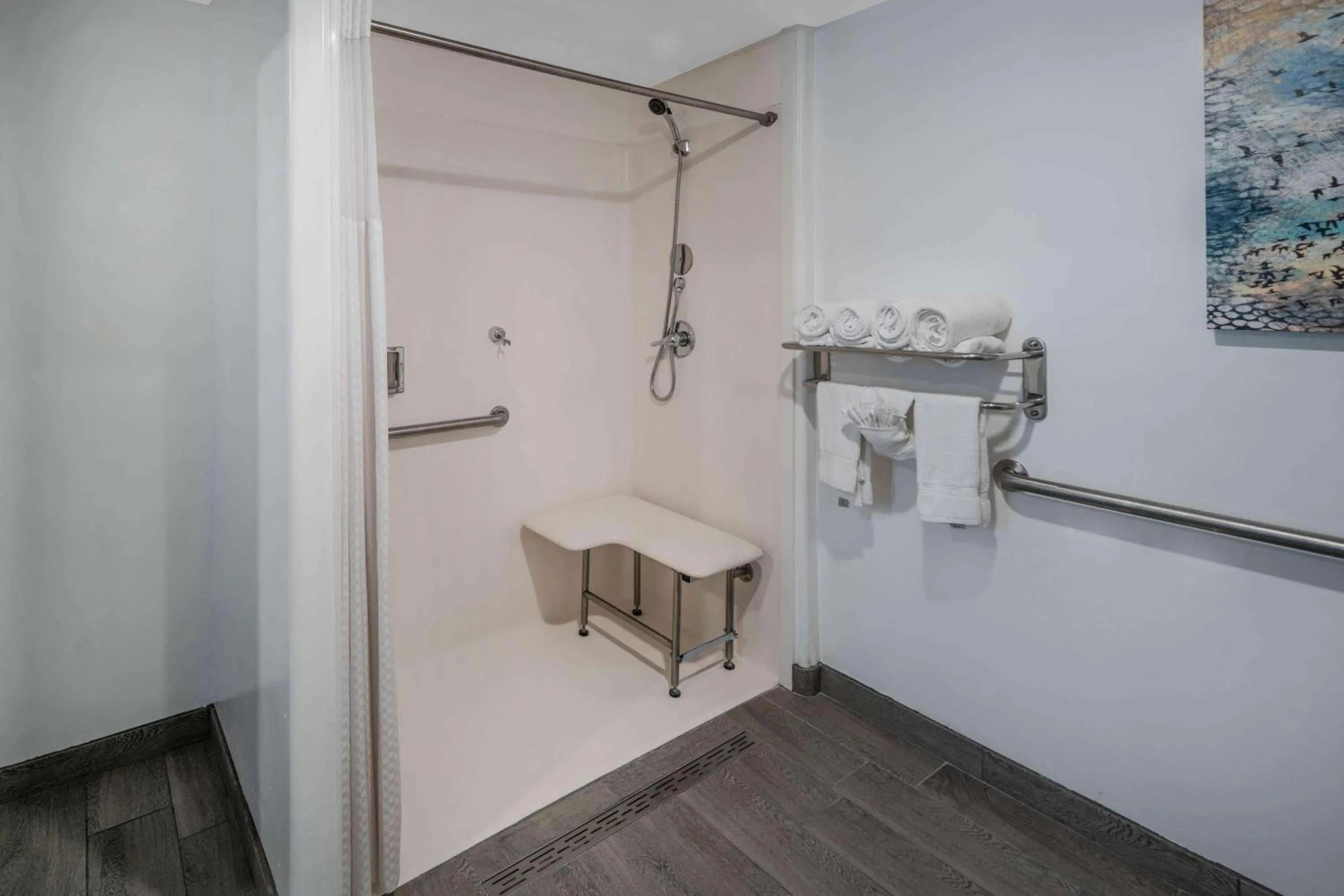 Bathroom in Days Inn by Wyndham Galt - Elk Grove South