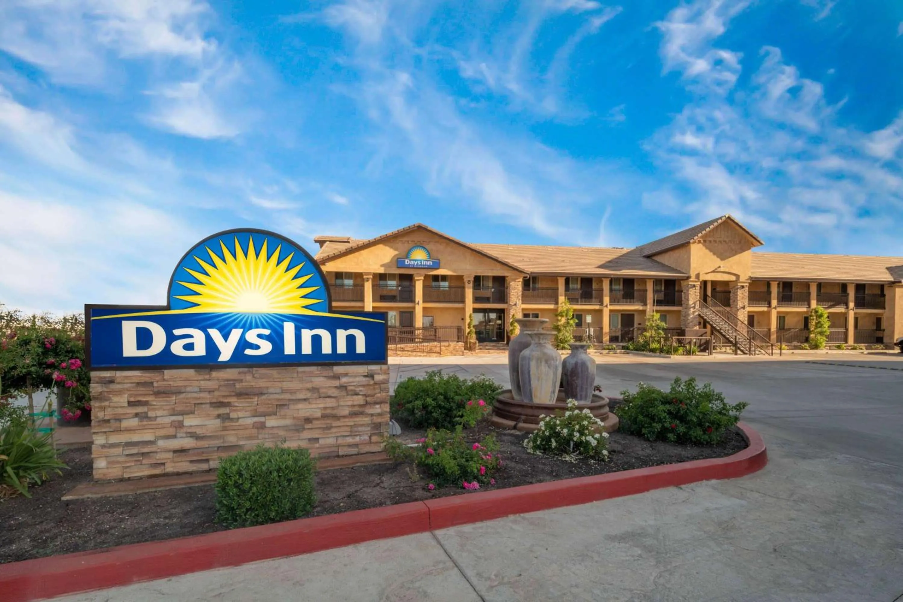 Property building in Days Inn by Wyndham Galt - Elk Grove South