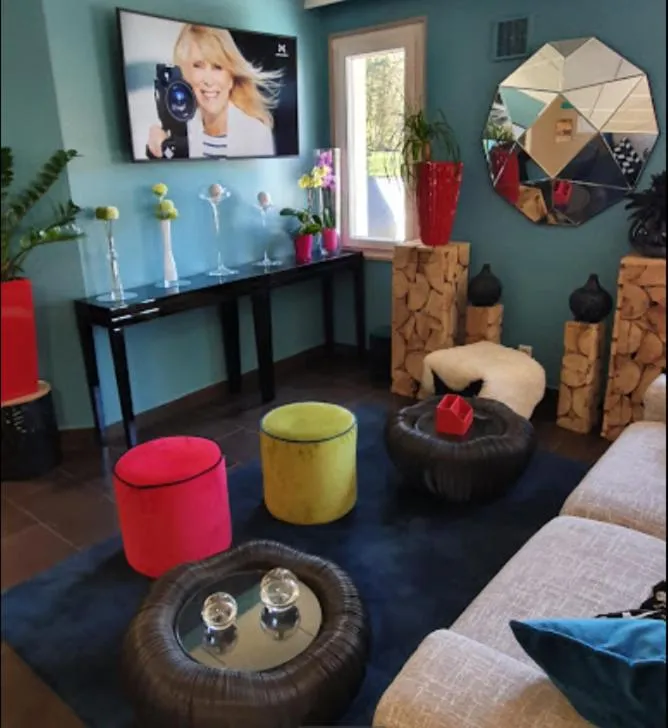 Communal lounge/ TV room in Doubs Hotel - Besançon Ecole Valentin