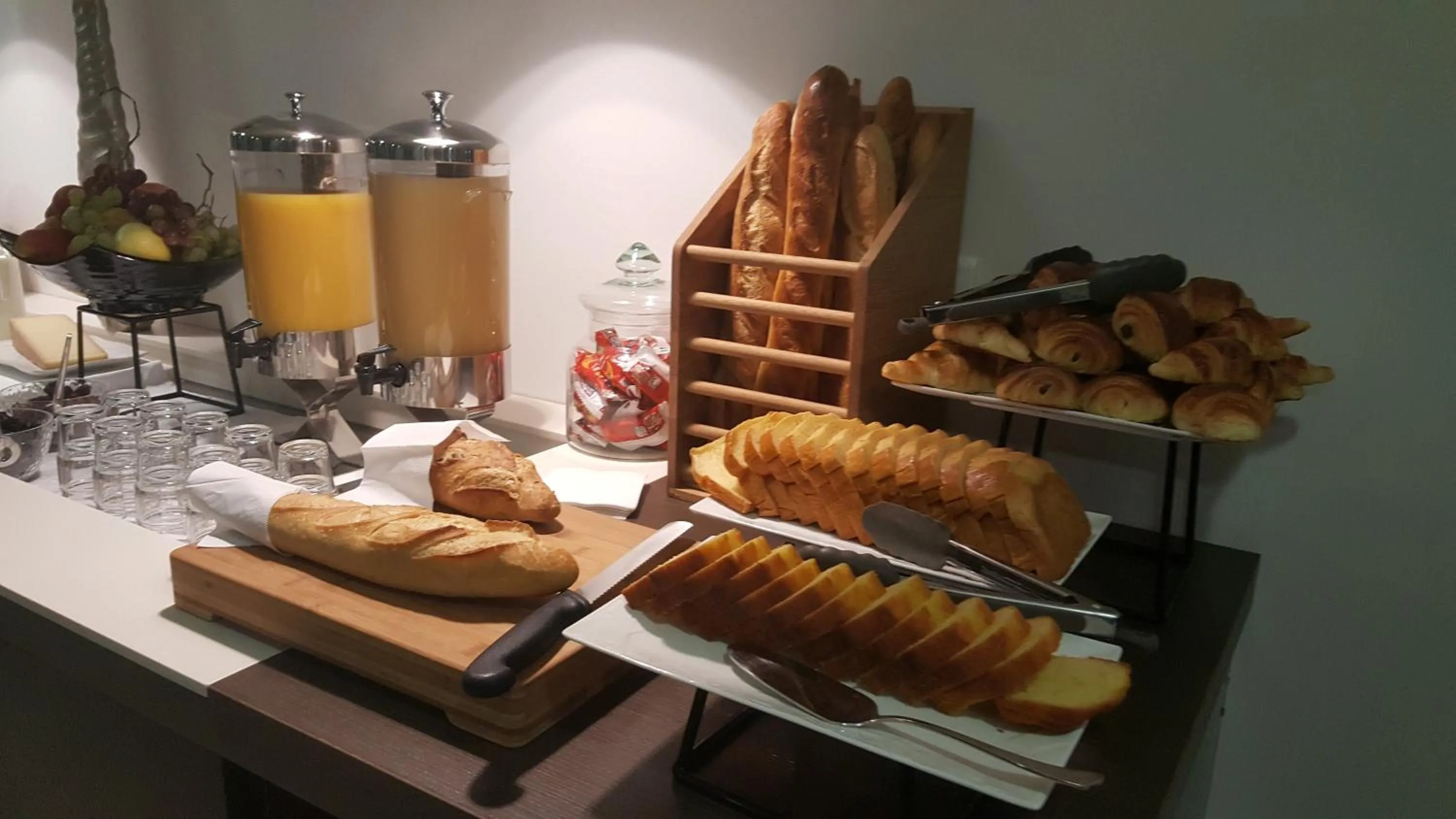 Buffet breakfast in Doubs Hotel - Besançon Ecole Valentin