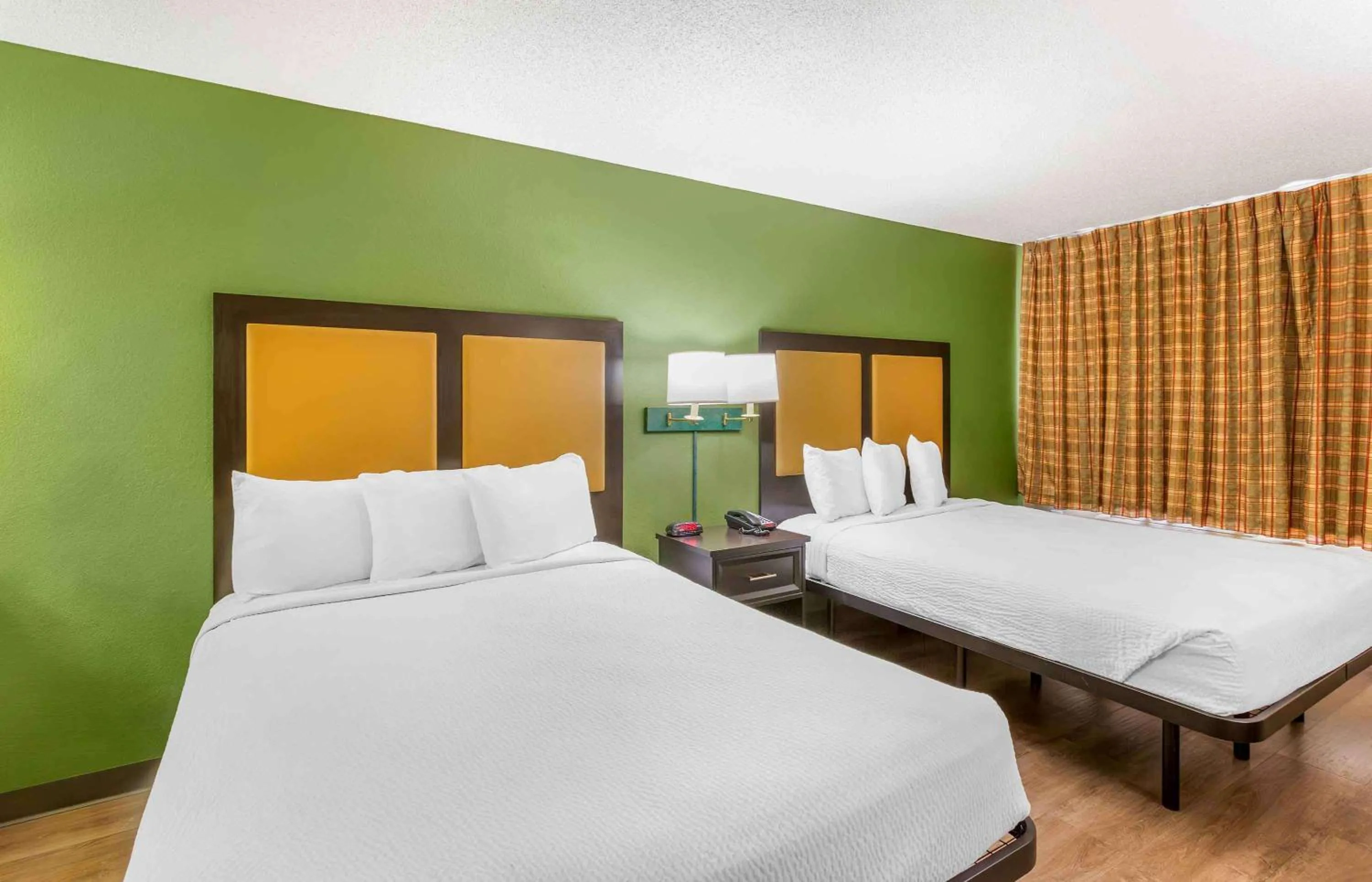 Deluxe Studio with 2 Queen beds and 1 Sofa Bed - Non-Smoking in Extended Stay America Suites - Salt Lake City - Sugar House