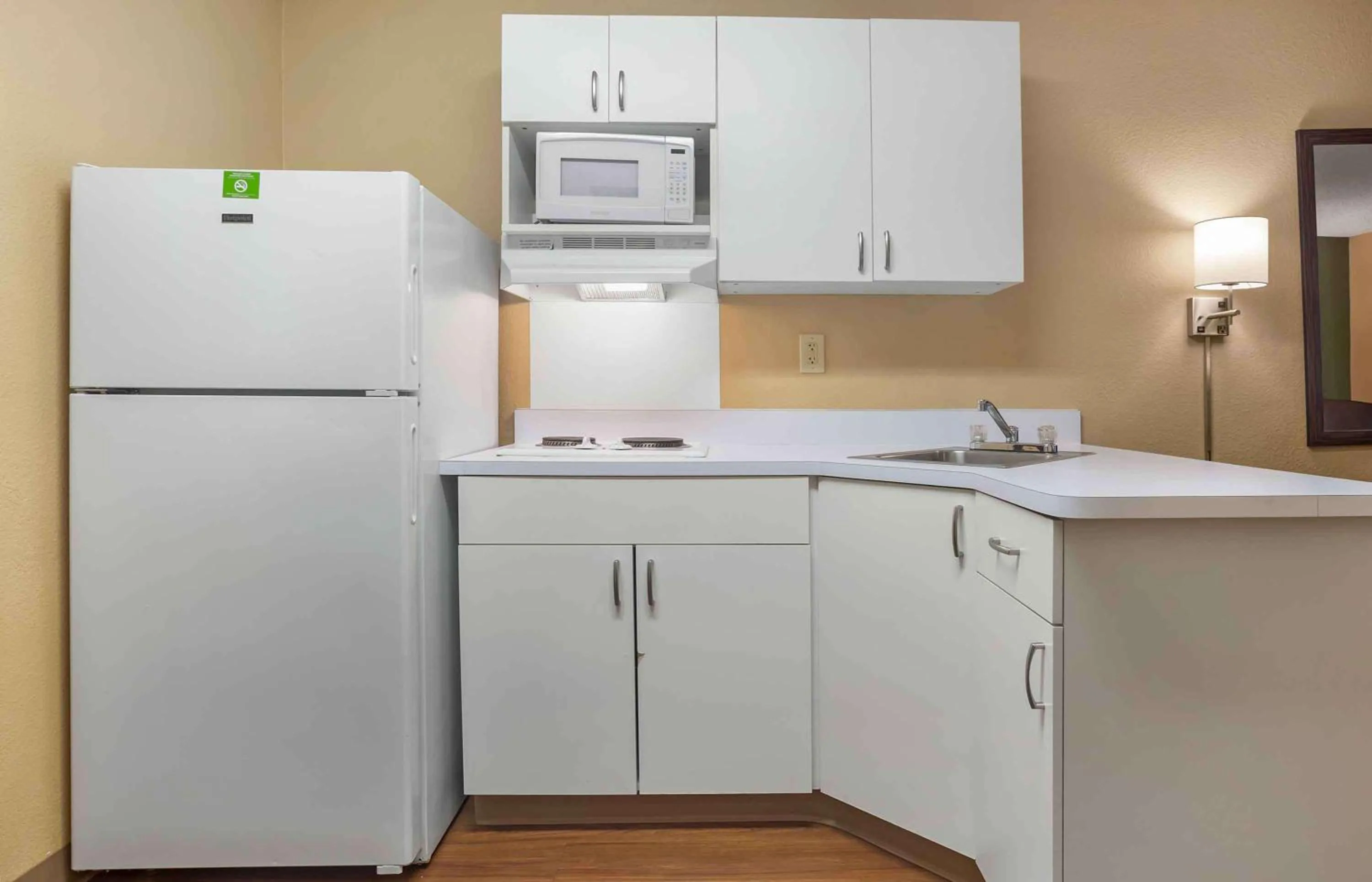 Kitchen or kitchenette in Extended Stay America Suites - Palm Springs - Airport