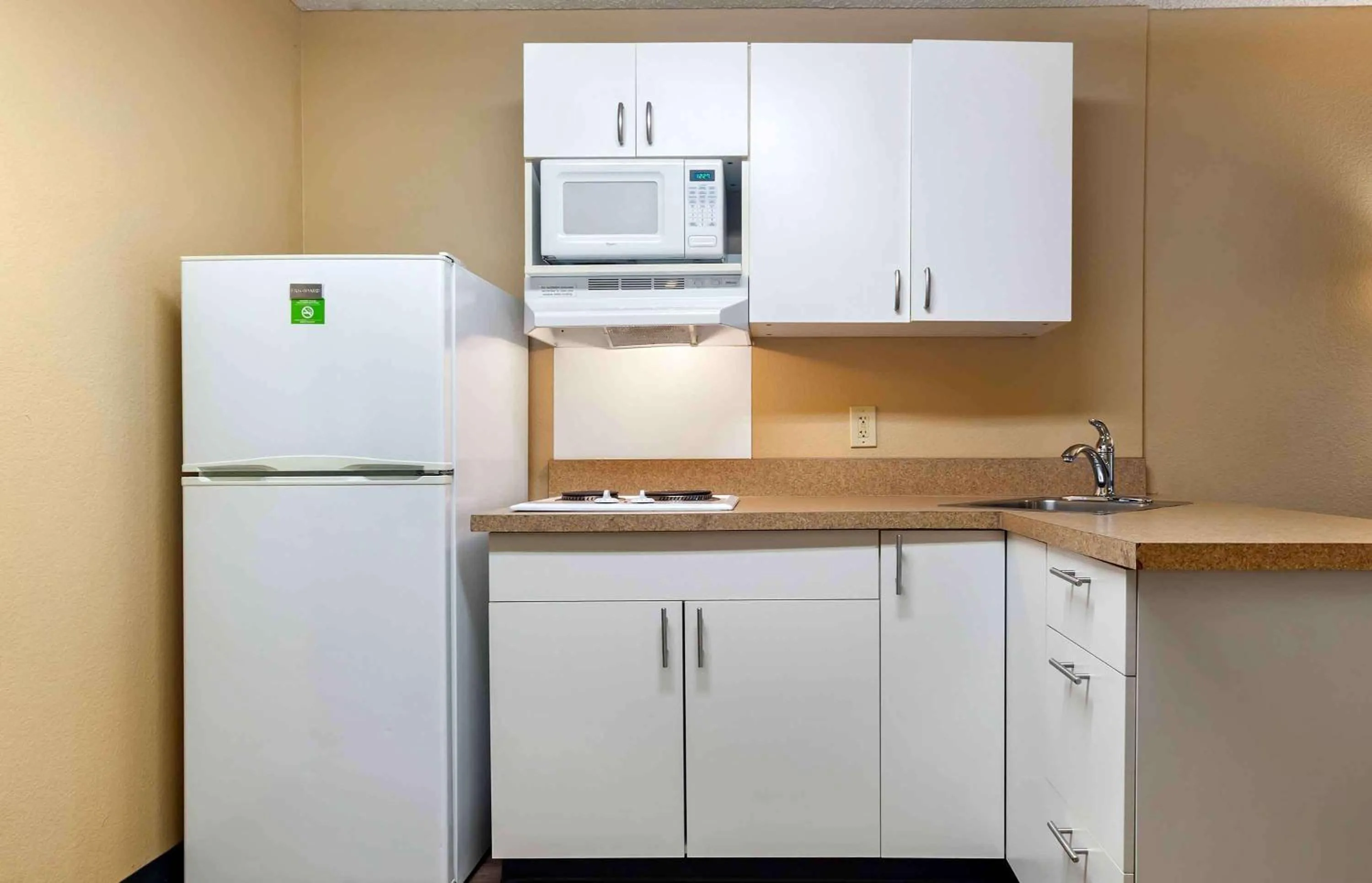 Kitchen or kitchenette in Extended Stay America Suites - Palm Springs - Airport