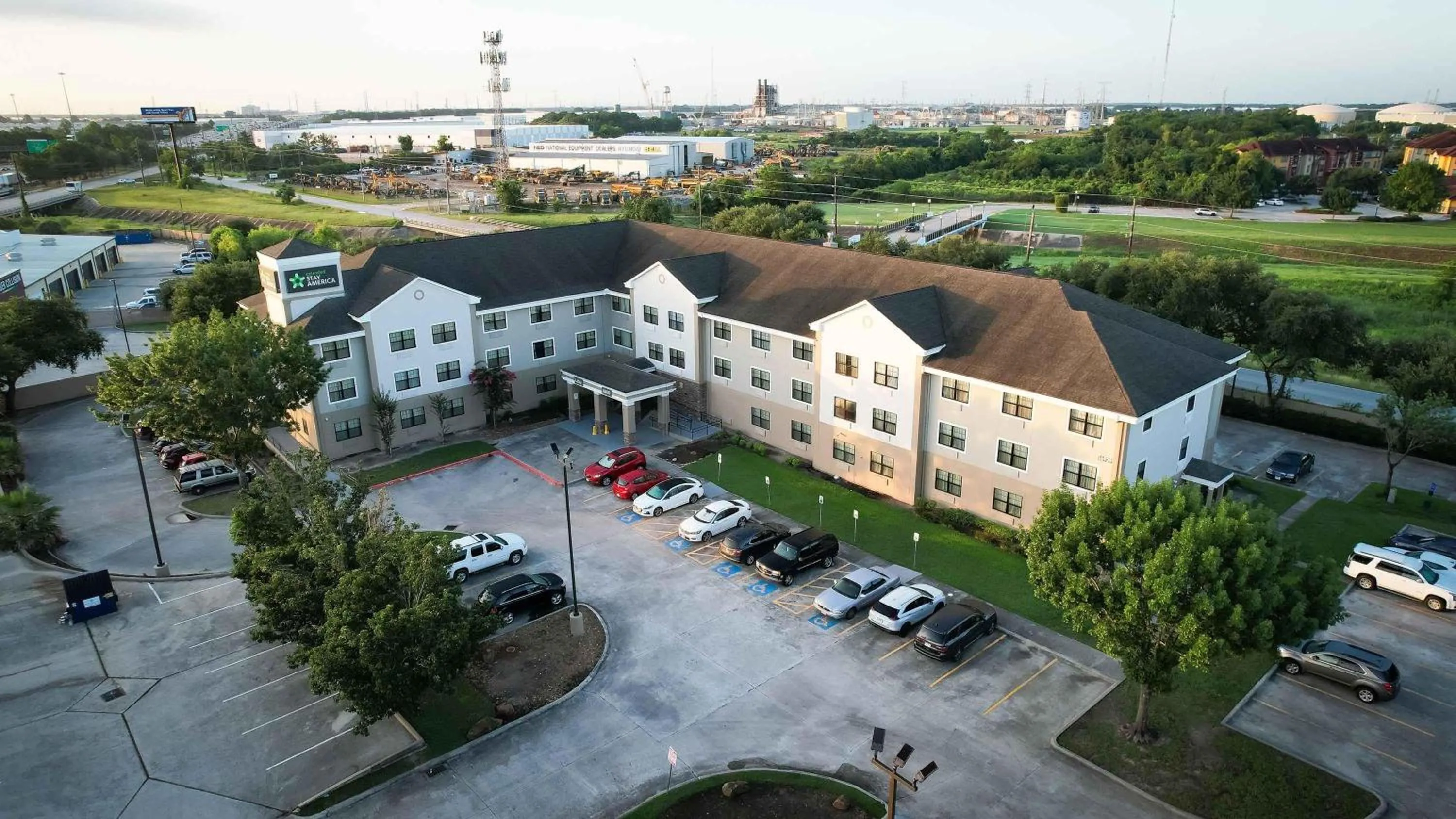 Property building in Extended Stay America Select Suites - Houston - Willowbrook - HWY 249