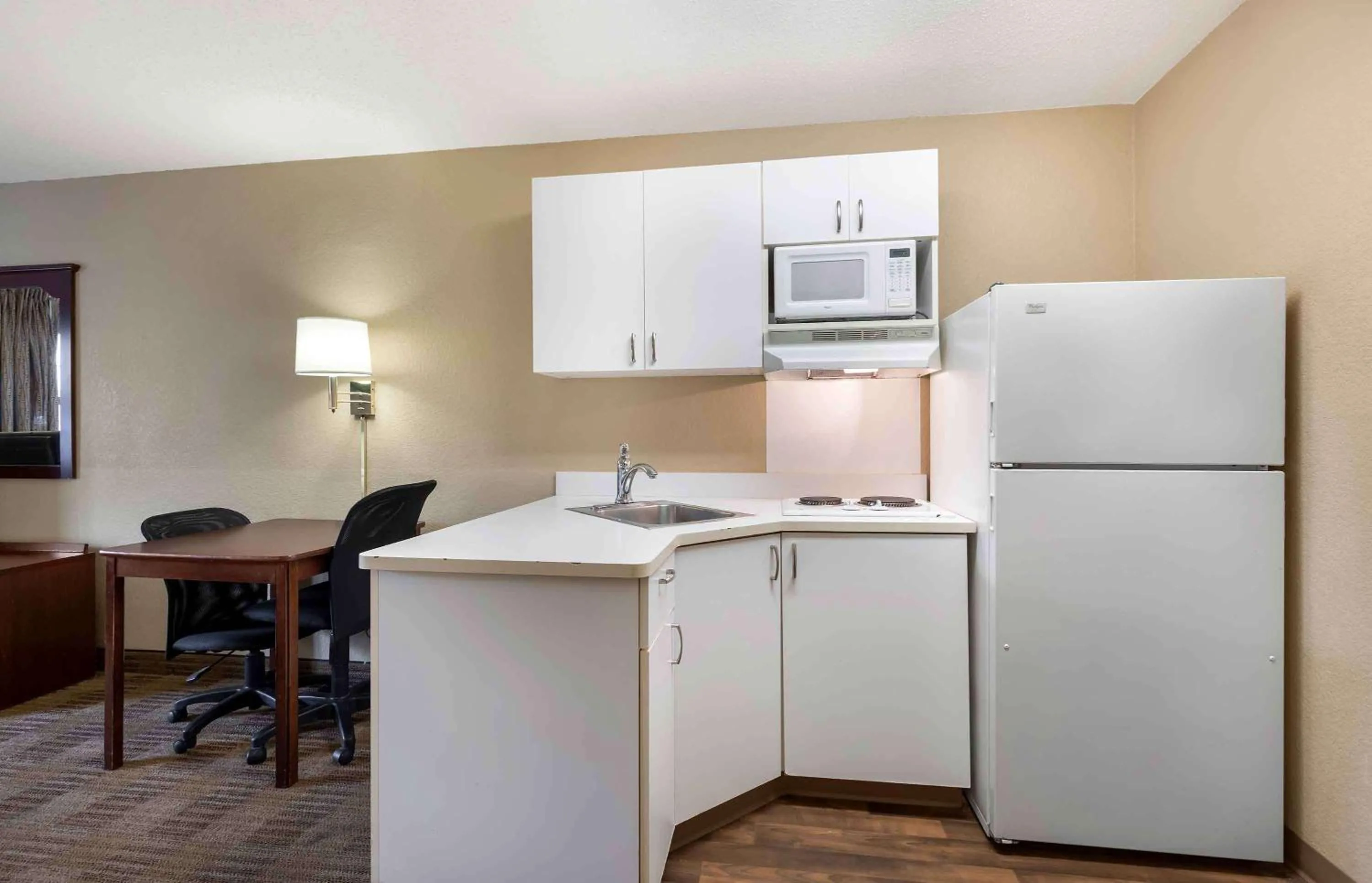 Kitchen or kitchenette in Extended Stay America Suites - Austin - Round Rock - South
