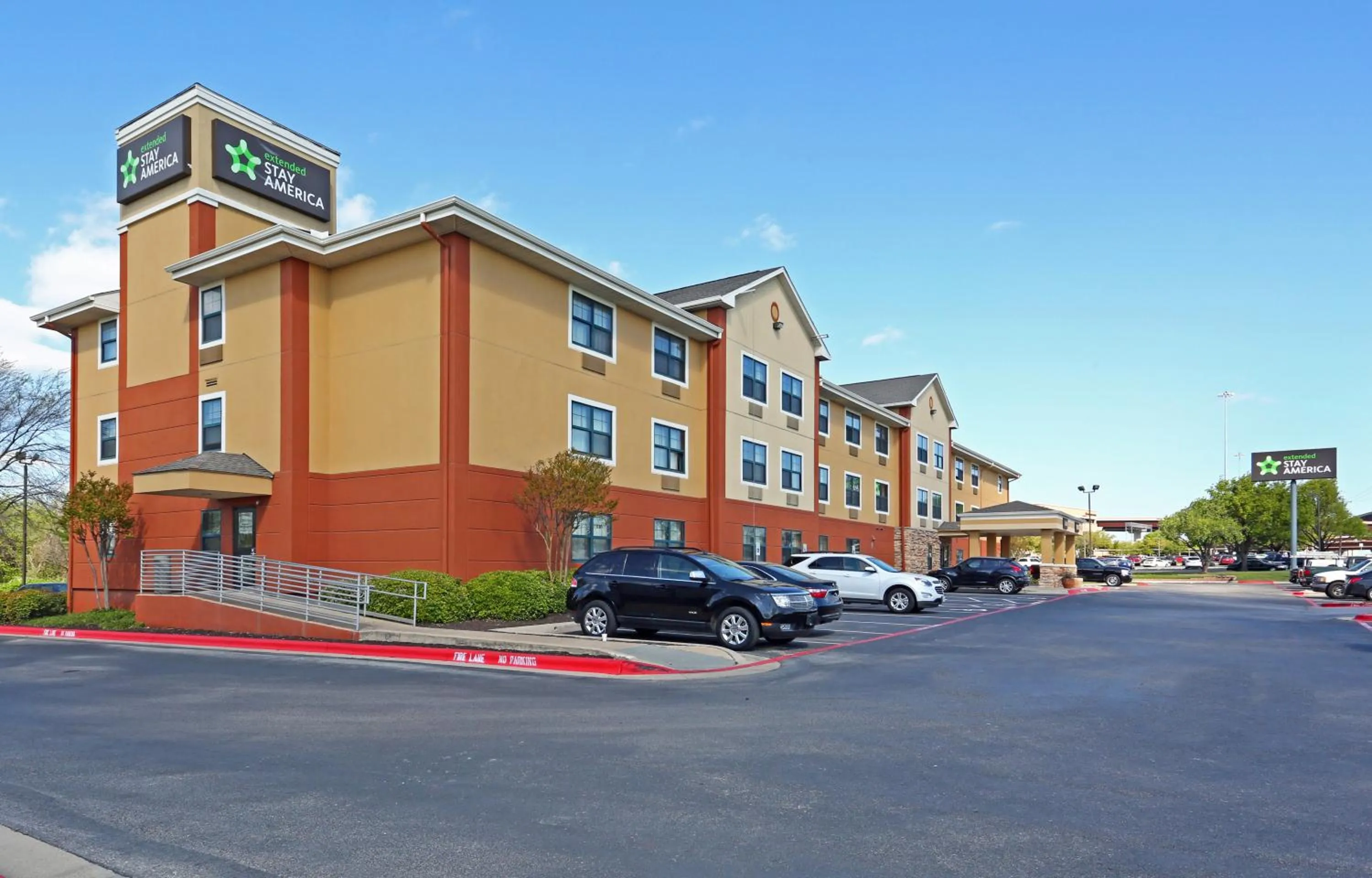 Property building in Extended Stay America Suites - Austin - Round Rock - South