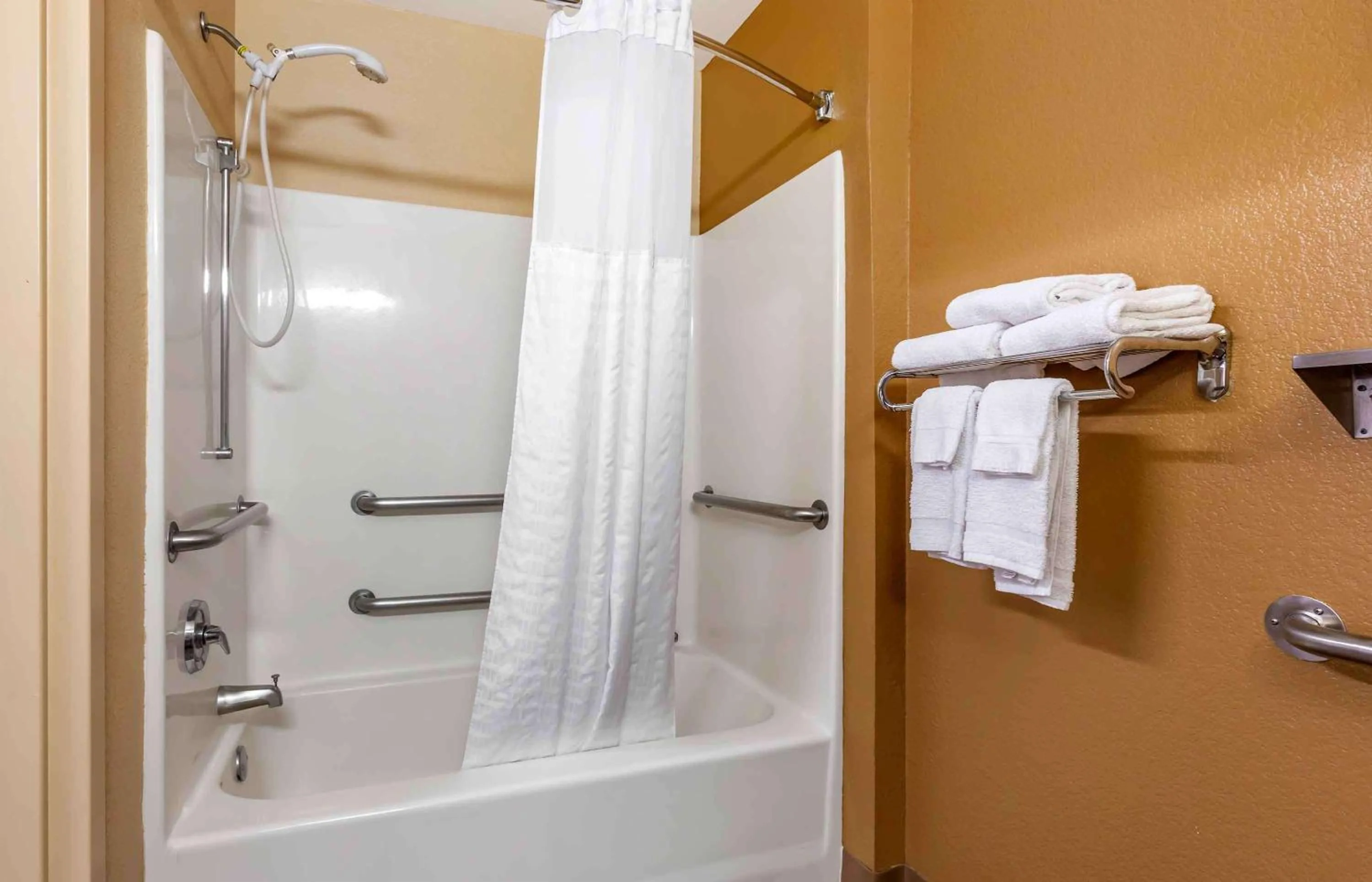 Bathroom in Extended Stay America Suites - Austin - Round Rock - South