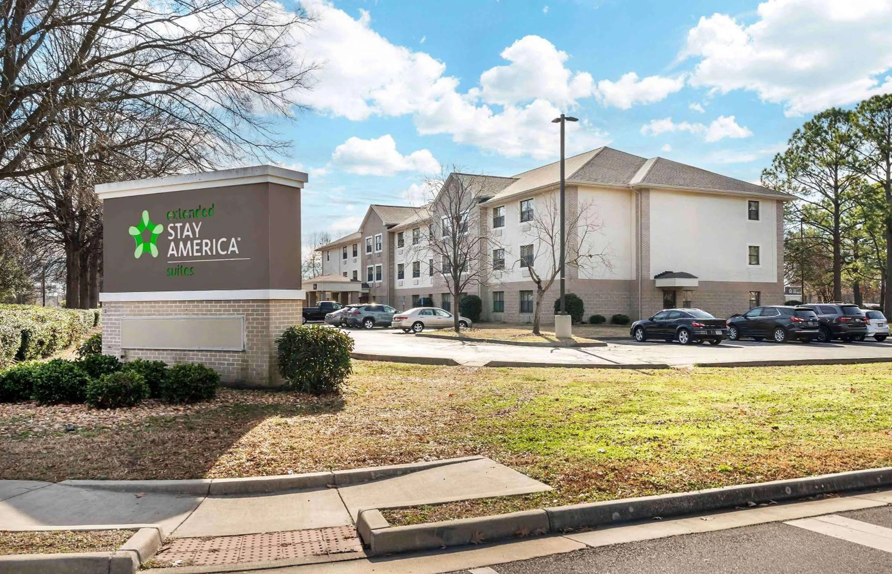 Property building in Extended Stay America Suites - Hampton - Coliseum
