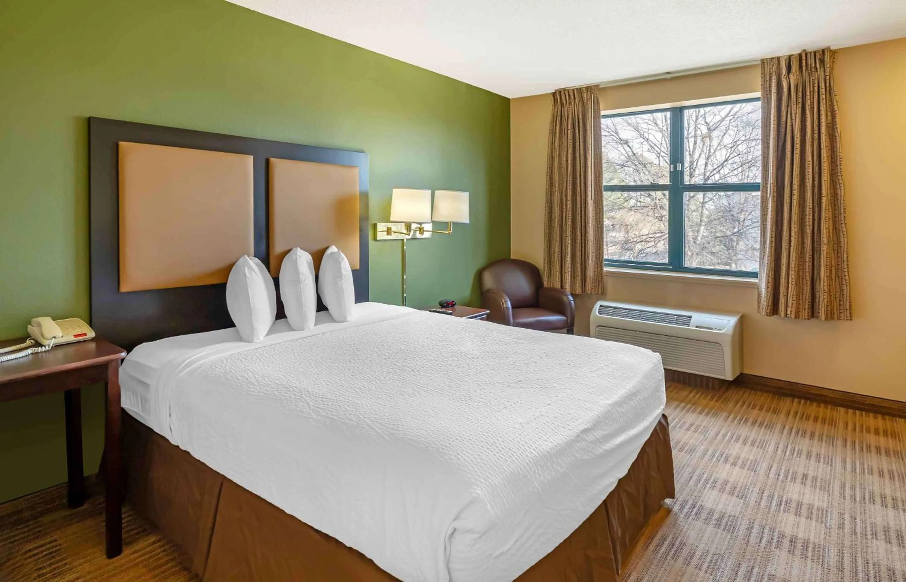 Bedroom, Bed in Extended Stay America Suites - Hampton - Coliseum