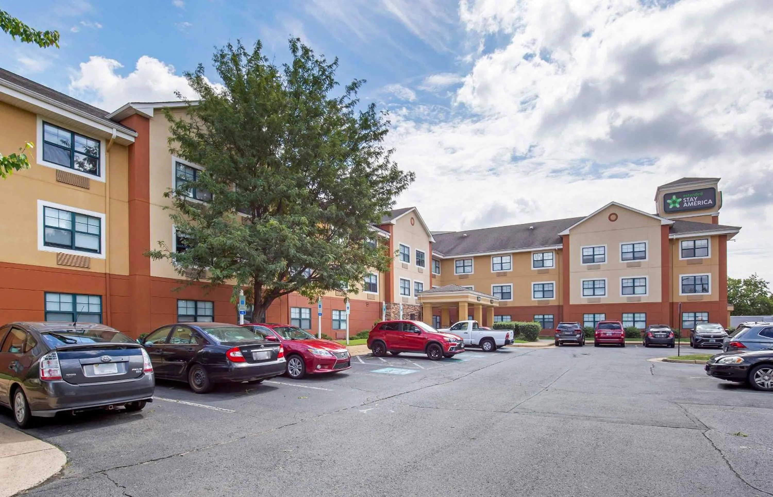Property building in Extended Stay America Suites - Washington, DC - Alexandria - Landmark